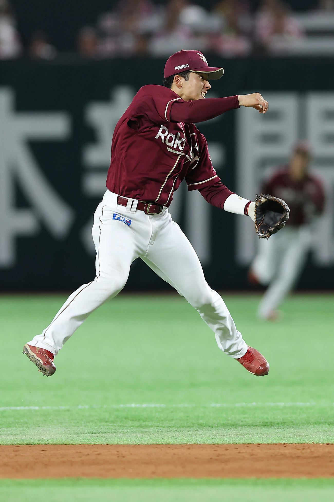 ソフトバンク対楽天　5回裏ソフトバンク2死、牧原大の遊ゴロを軽快にさばく宗山（撮影・前田充）