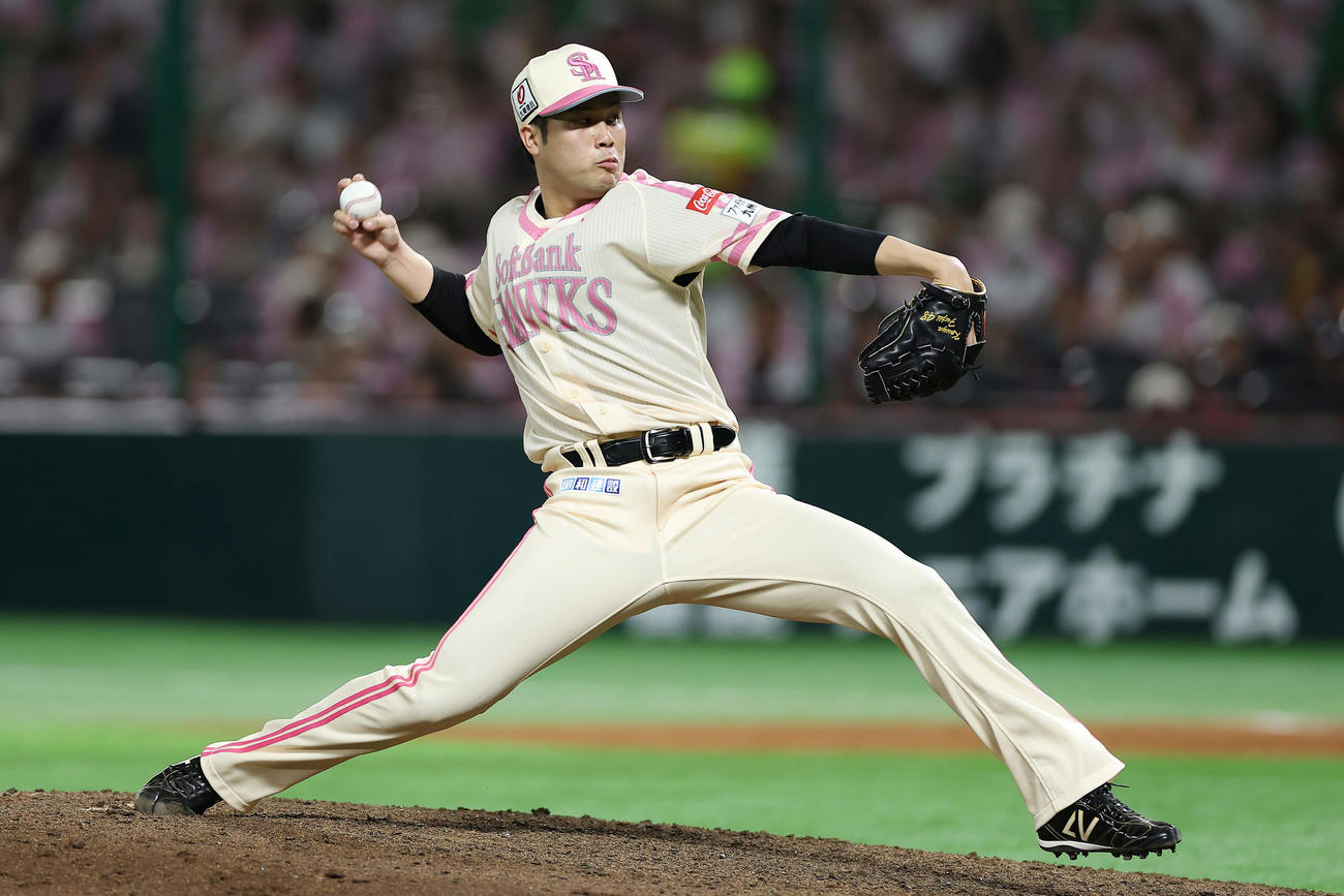 ソフトバンク対楽天　ソフトバンク5番手の藤井（撮影・前田充）