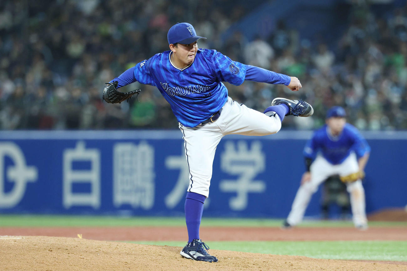 ヤクルト対DeNA DeNA先発の東（撮影・宮地輝）