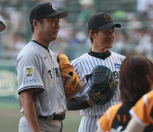 阪神】伝統の一戦で試合前にOB能見篤史氏、巨人OB上原浩治氏がスピード