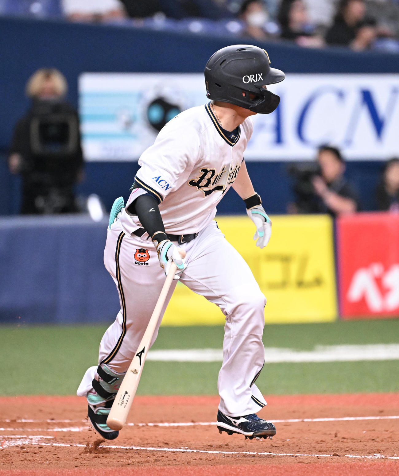 オリックス対ロッテ　5回裏オリックス1死、左前打を放つ西川（撮影・和賀正仁）