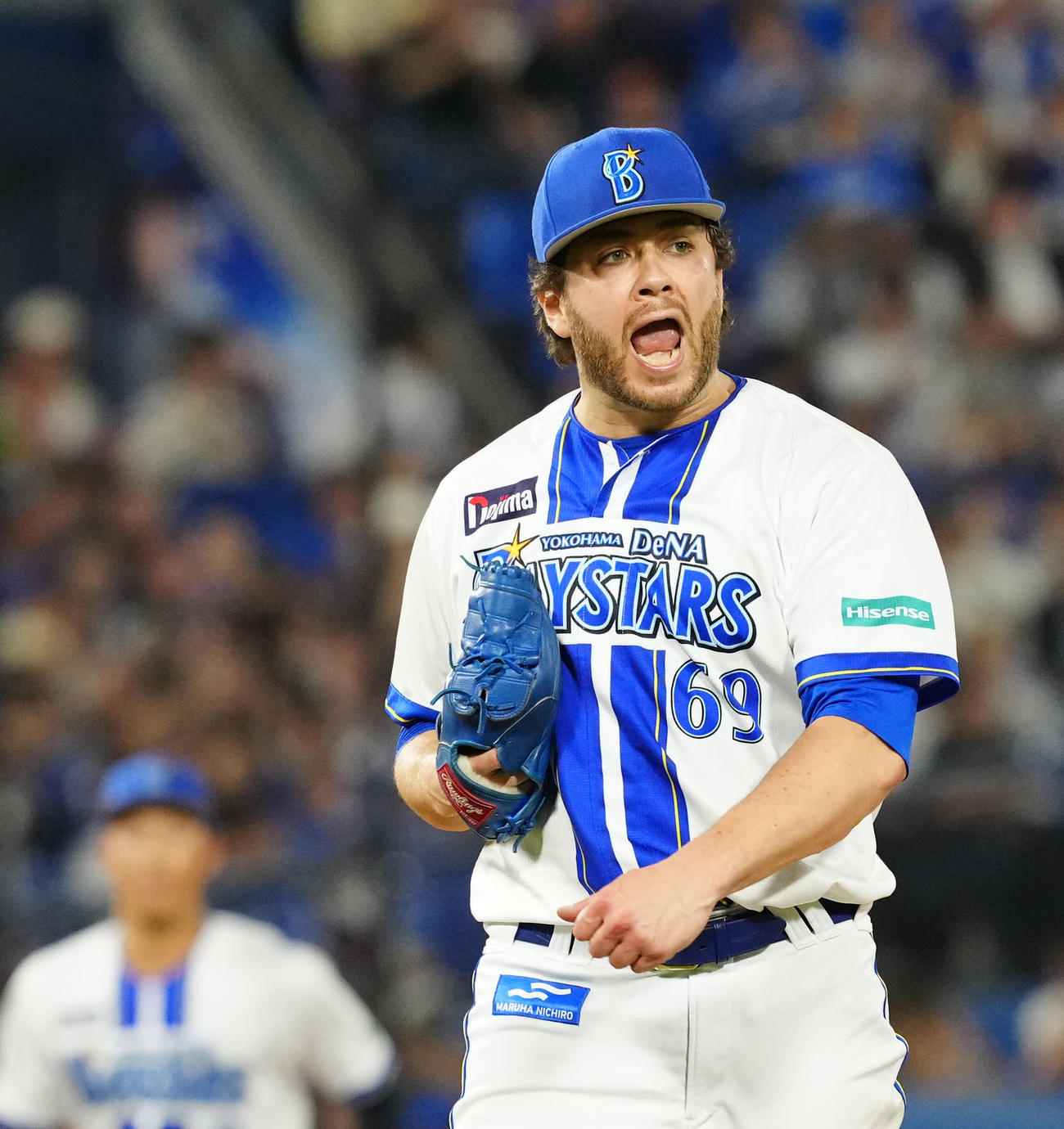 DeNA対中日　7回表終了後、厳しい表情でベンチに引き揚げるDeNA先発のケイ（撮影・江口和貴）