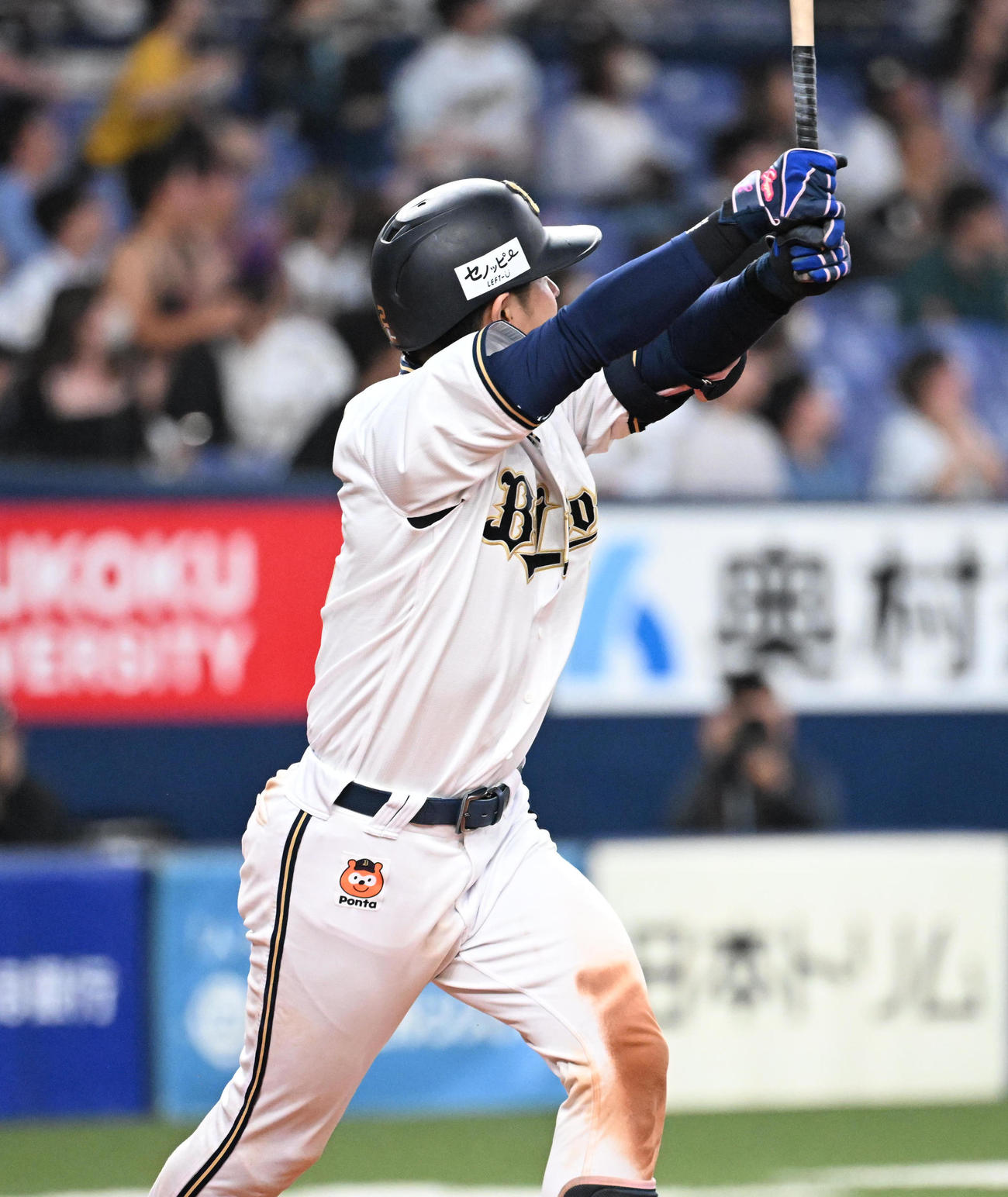 オリックス対ロッテ　9回裏オリックス無死、左越えにサヨナラ本塁打を放つ若月（撮影・和賀正仁）