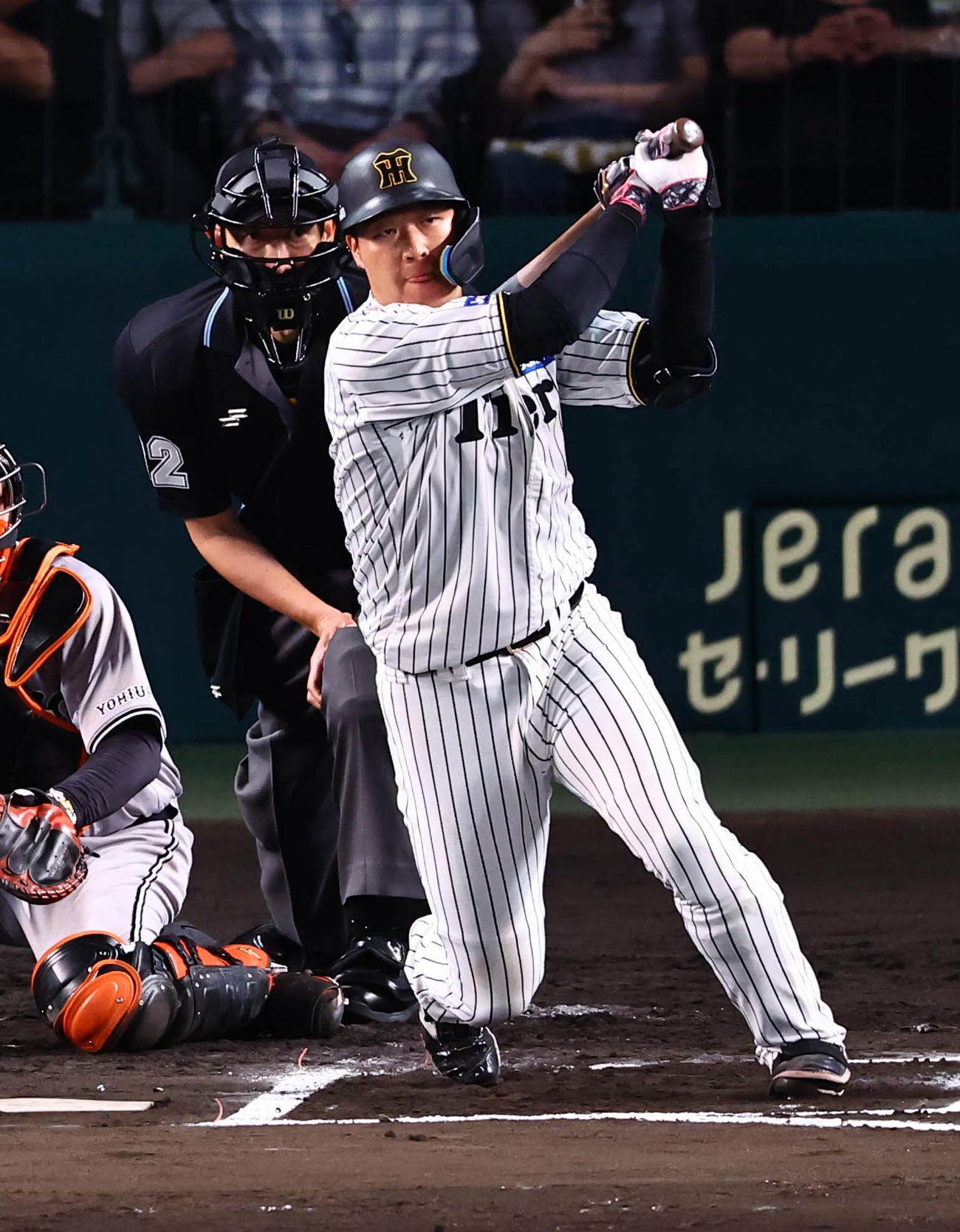 阪神対巨人　6回裏阪神無死、大山は安打を放つ（撮影・上田博志）