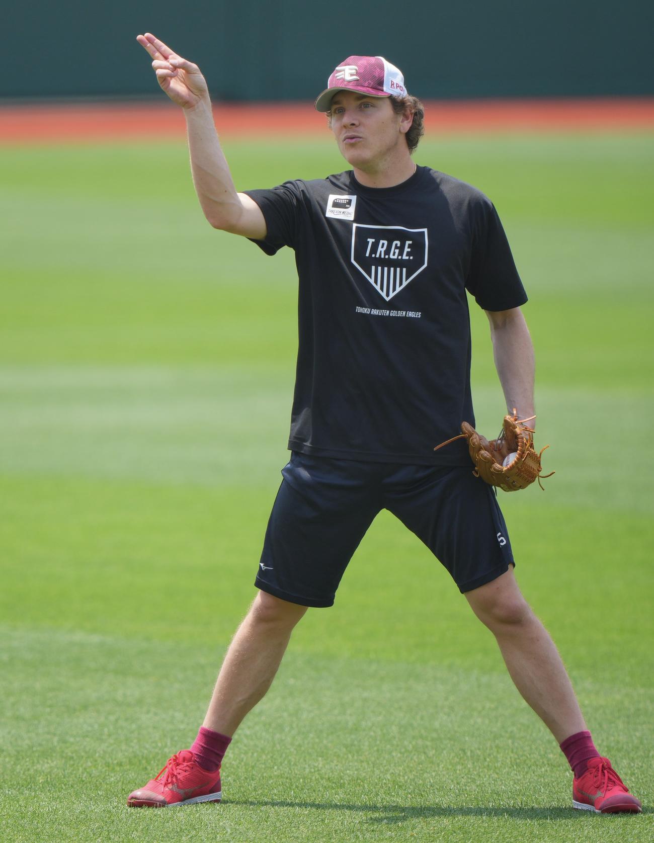 練習に臨む楽天ハワード（撮影・垰建太）