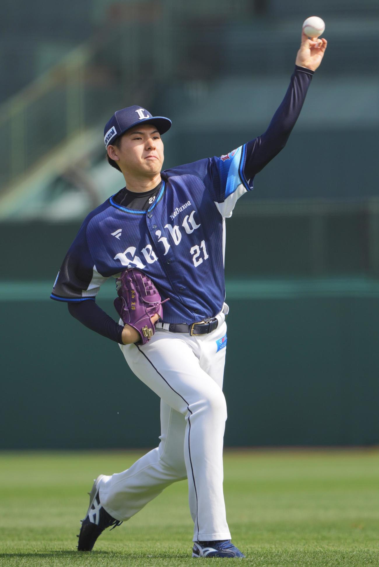 笑顔で練習に臨む西武武内（撮影・垰建太）