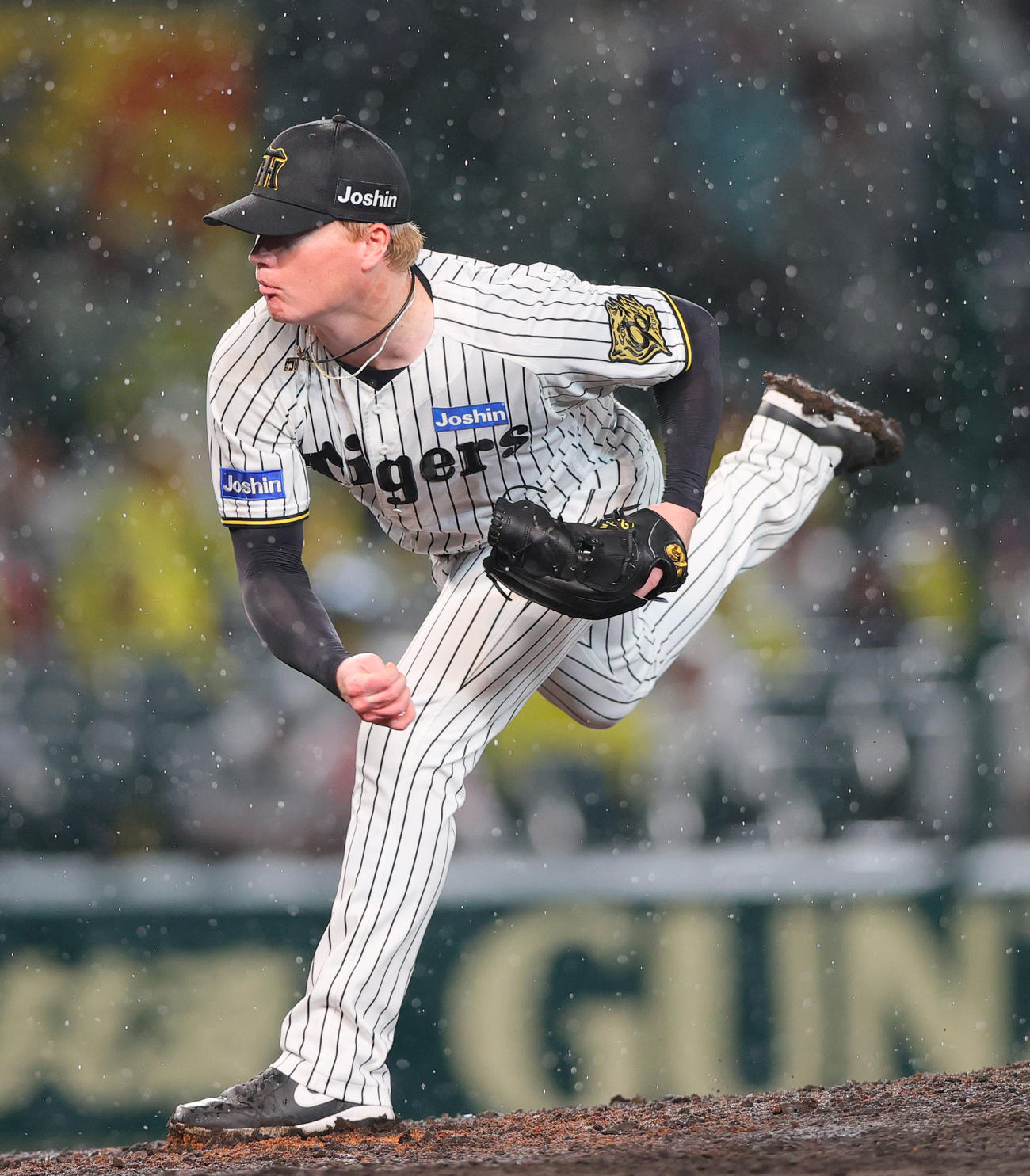 阪神対巨人　8回表に登板するネルソン（撮影・上山淳一）