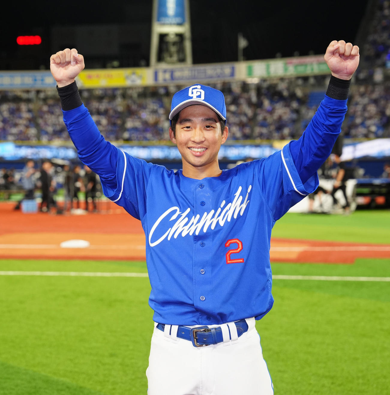 DeNA対中日　試合後、ガッツポーズで写真に納まる中日田中（撮影・江口和貴）