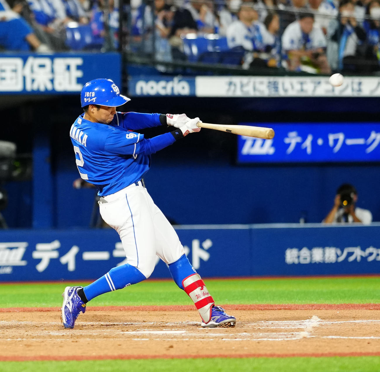 DeNA対中日　9回表中日1死、ソロ本塁打を放つ田中（撮影・江口和貴）