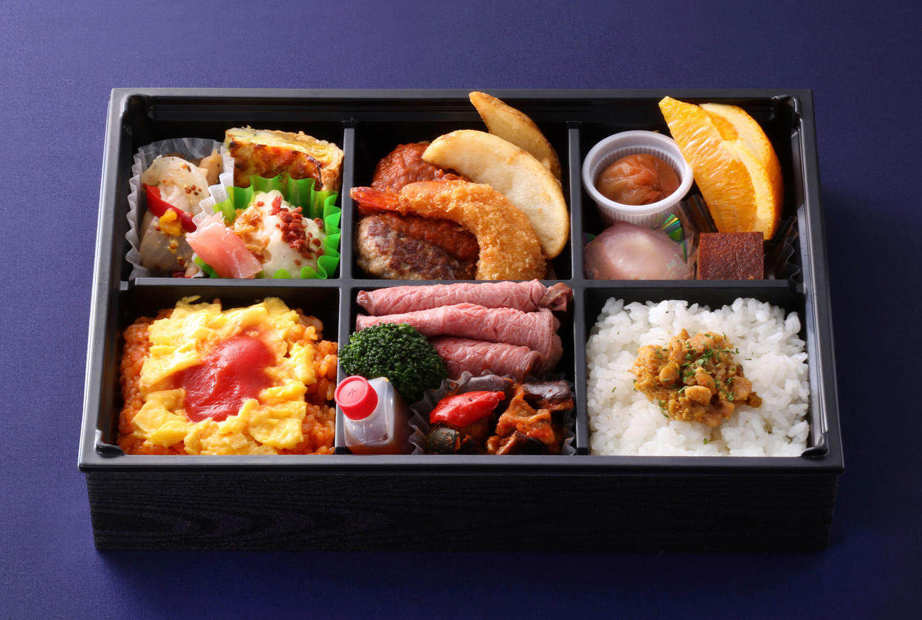 「Goh（ゴウ）＆ヒロキの贈り物フレンチBOX」（球団提供）