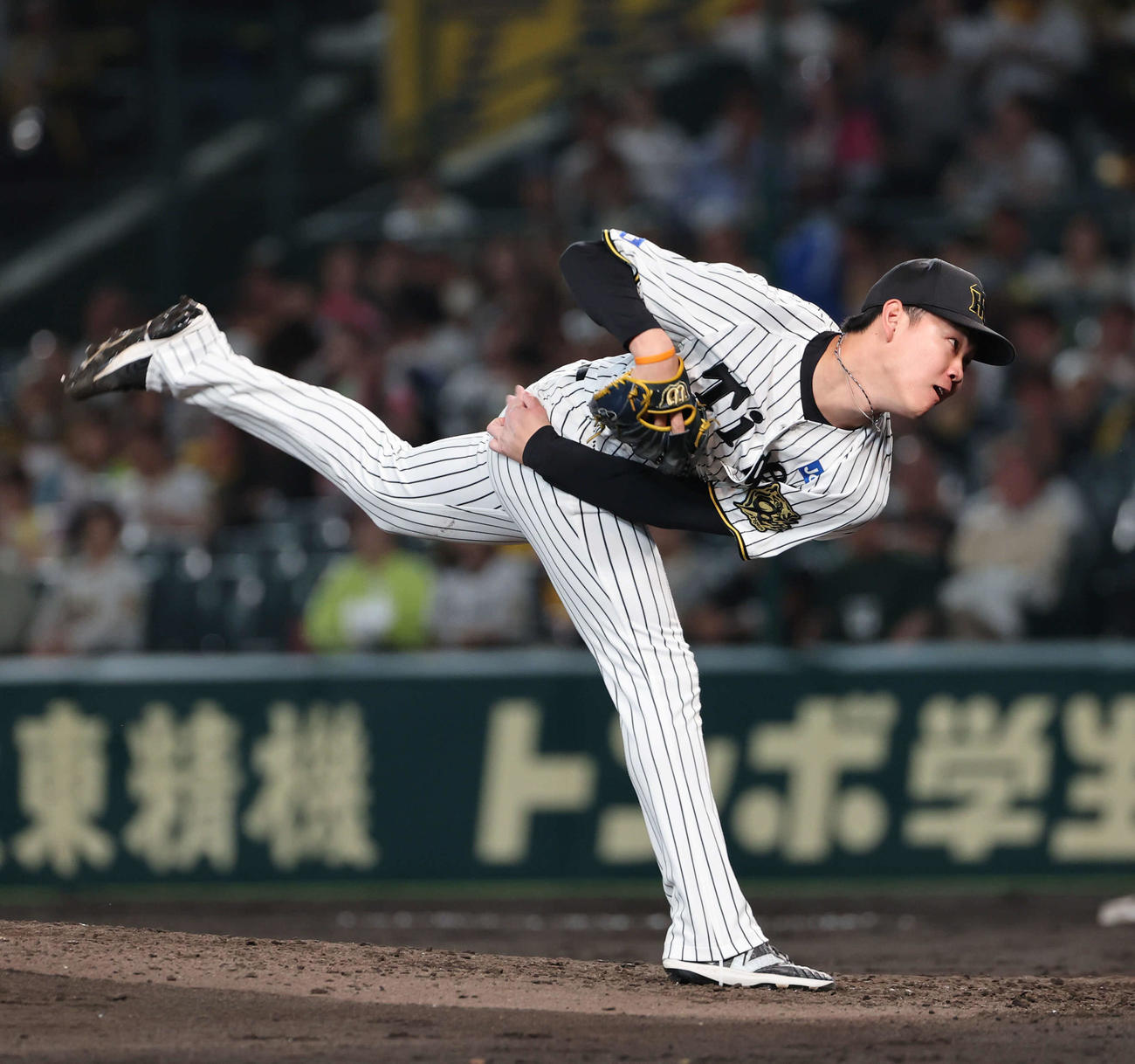 阪神対巨人　阪神2番手の及川（撮影・西尾就之）