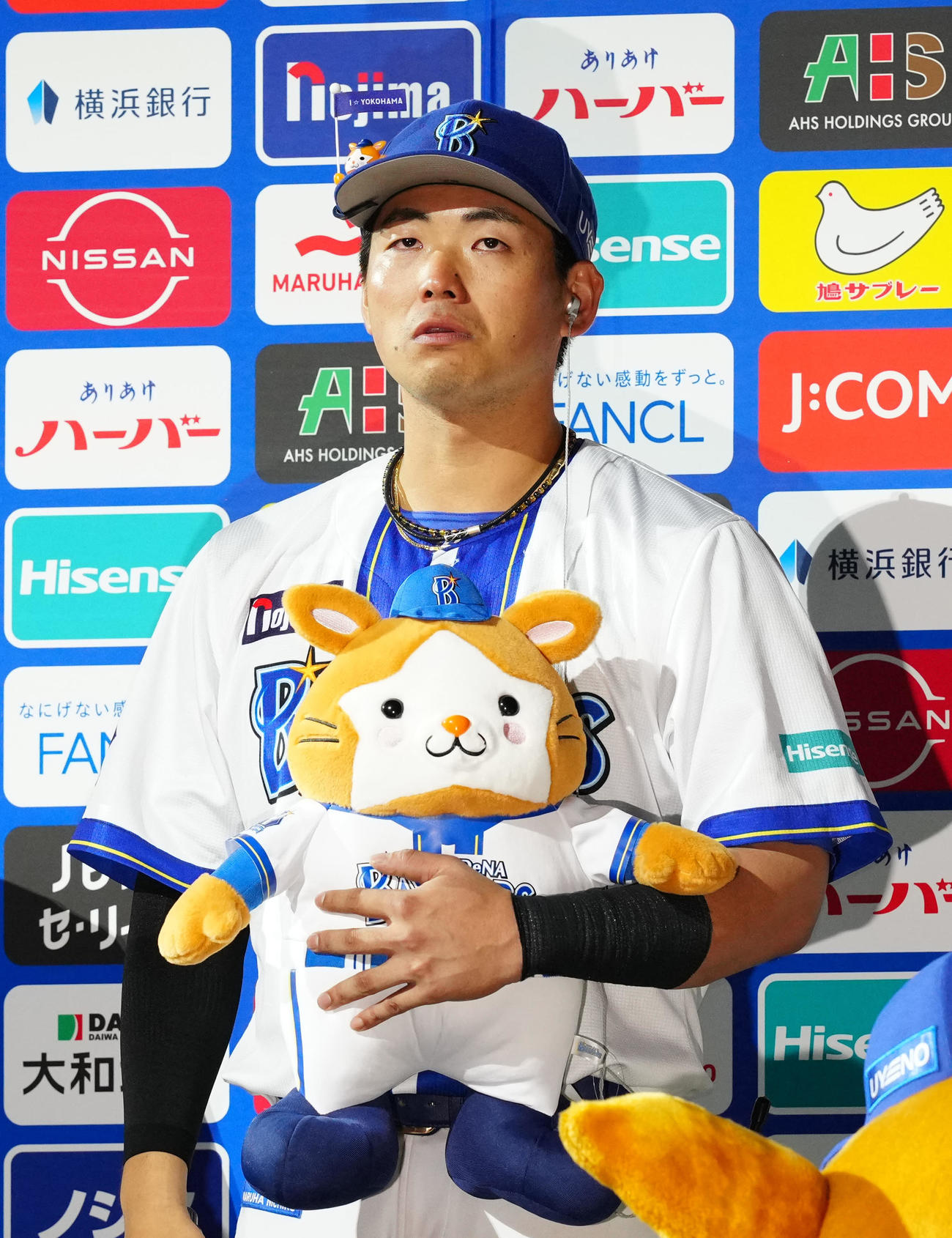 DeNA対中日　試合後、お立ち台で感極まるDeNA蝦名（撮影・江口和貴）