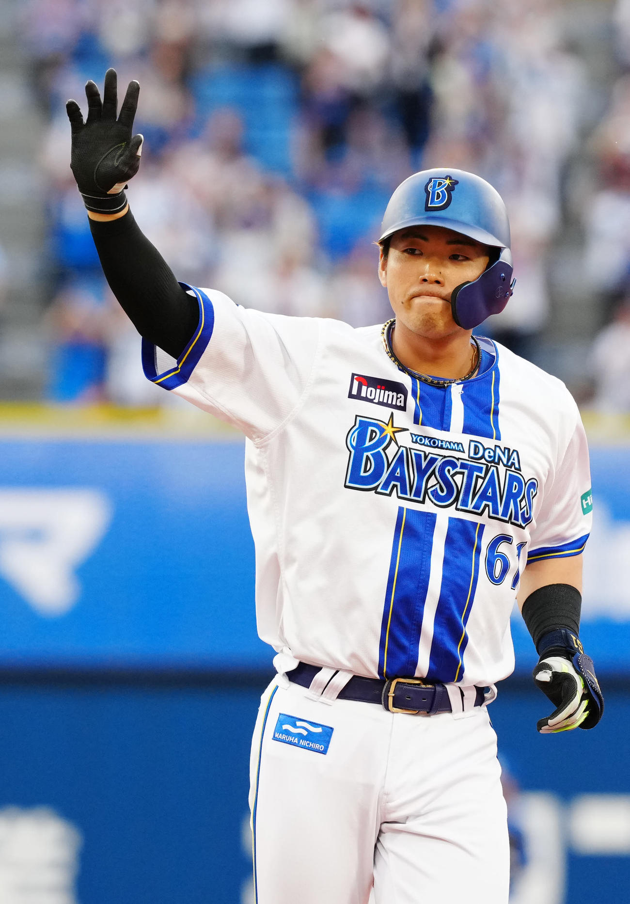 DeNA対中日　1回裏DeNA2死一、二塁、適時打を放った蝦名（撮影・江口和貴）