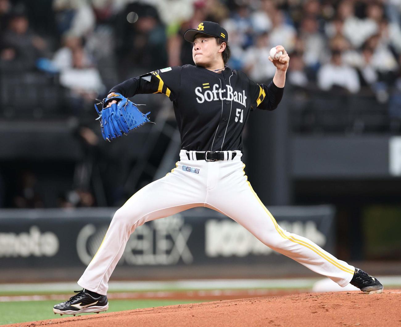 日本ハム対ソフトバンク　ソフトバンク先発の前田純（撮影・黒川智章）