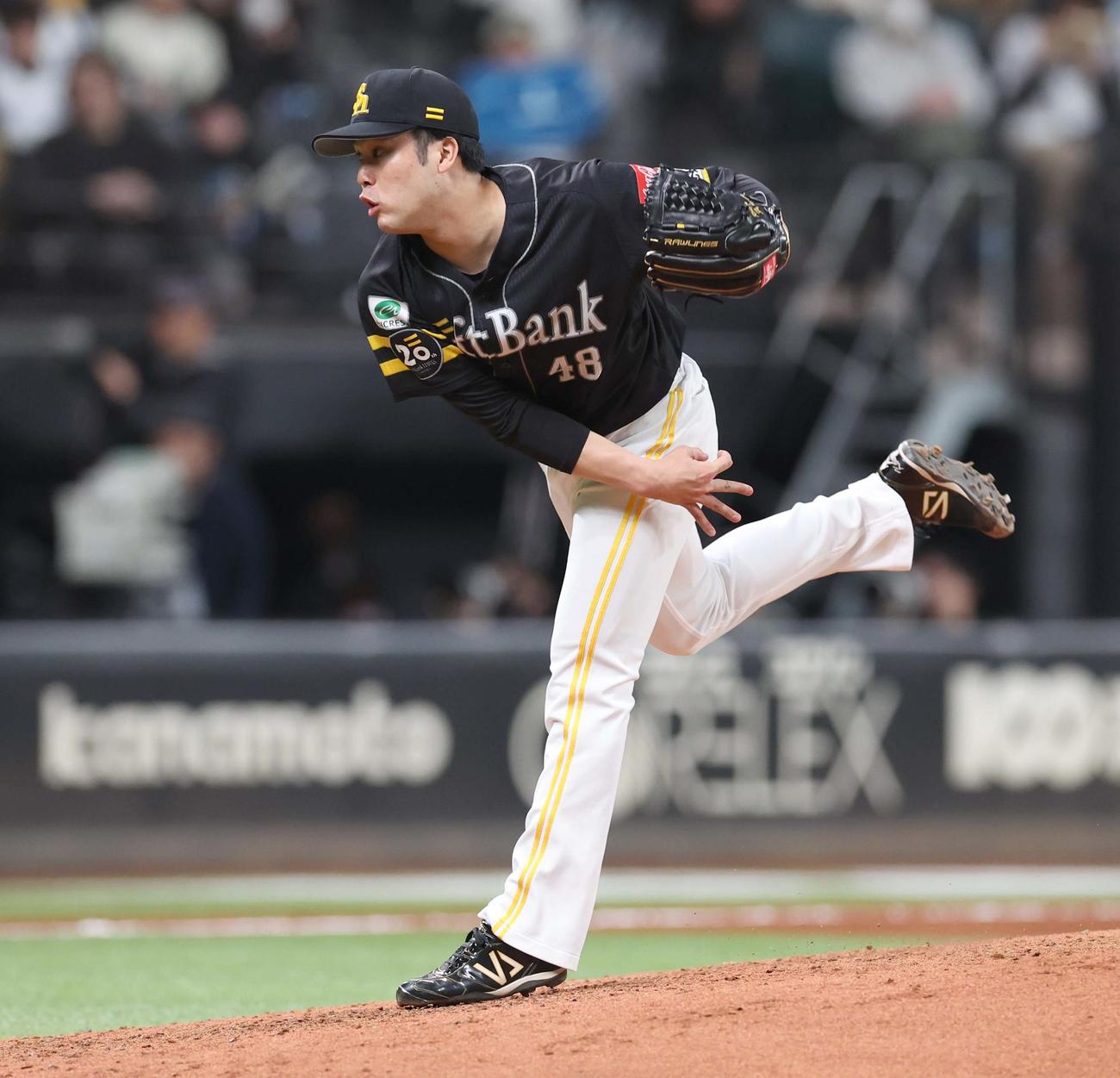 日本ハム対ソフトバンク　6回途中登板の藤井（撮影・黒川智章）