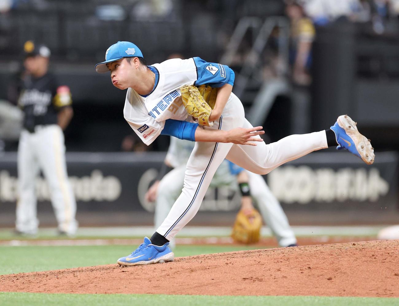 日本ハム対ソフトバンク　9回に登板の孫易磊（撮影・黒川智章）