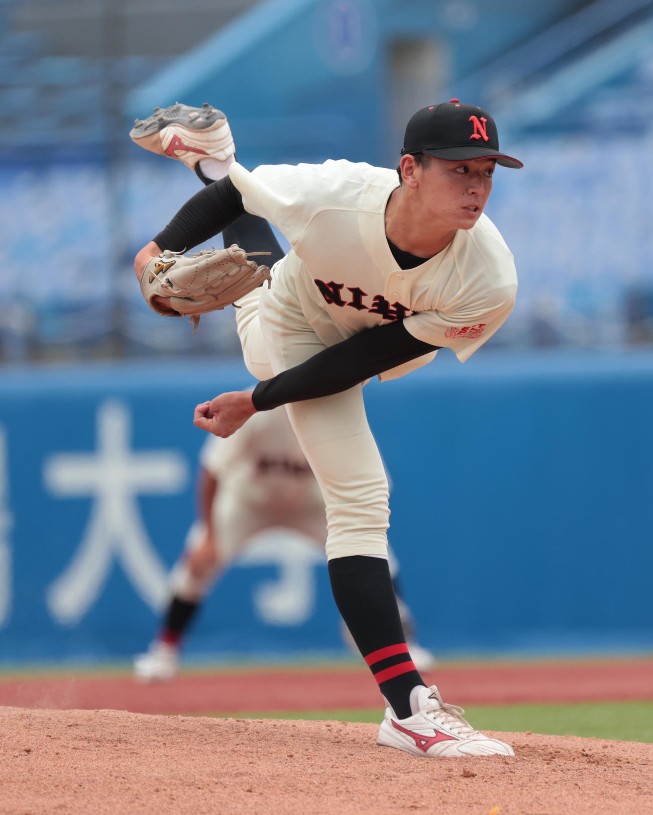 日大対亜大　先発した日大・菅沢（撮影・柴田隆二）