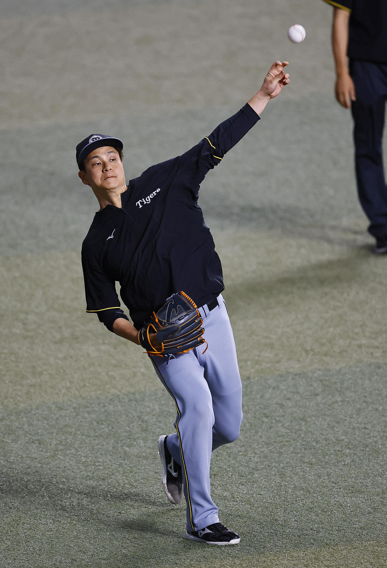 中日対阪神　キャッチボールをする阪神大竹（撮影・藤尾明華）