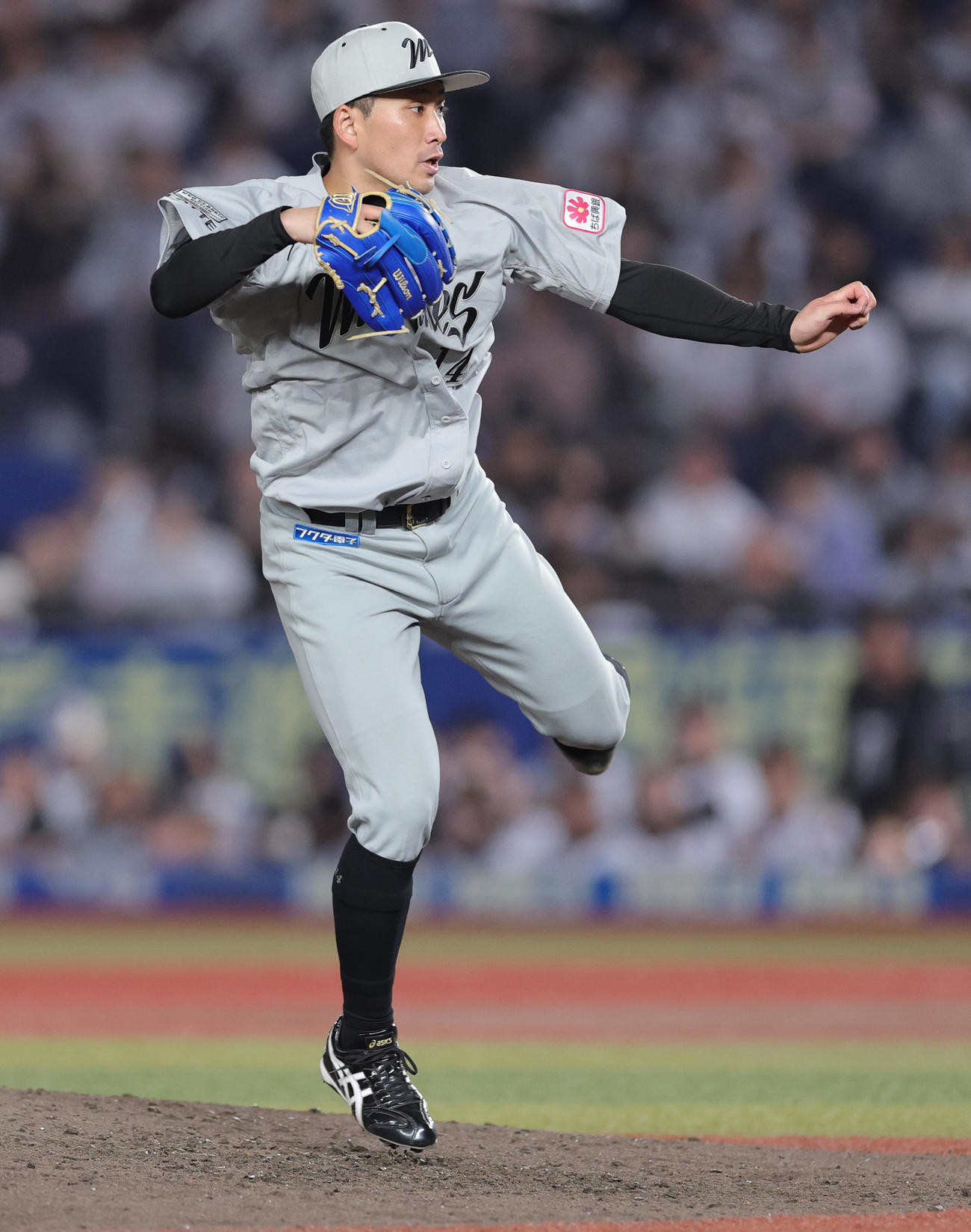 ロッテ対西武　ロッテ先発の小島（撮影・野上伸悟）