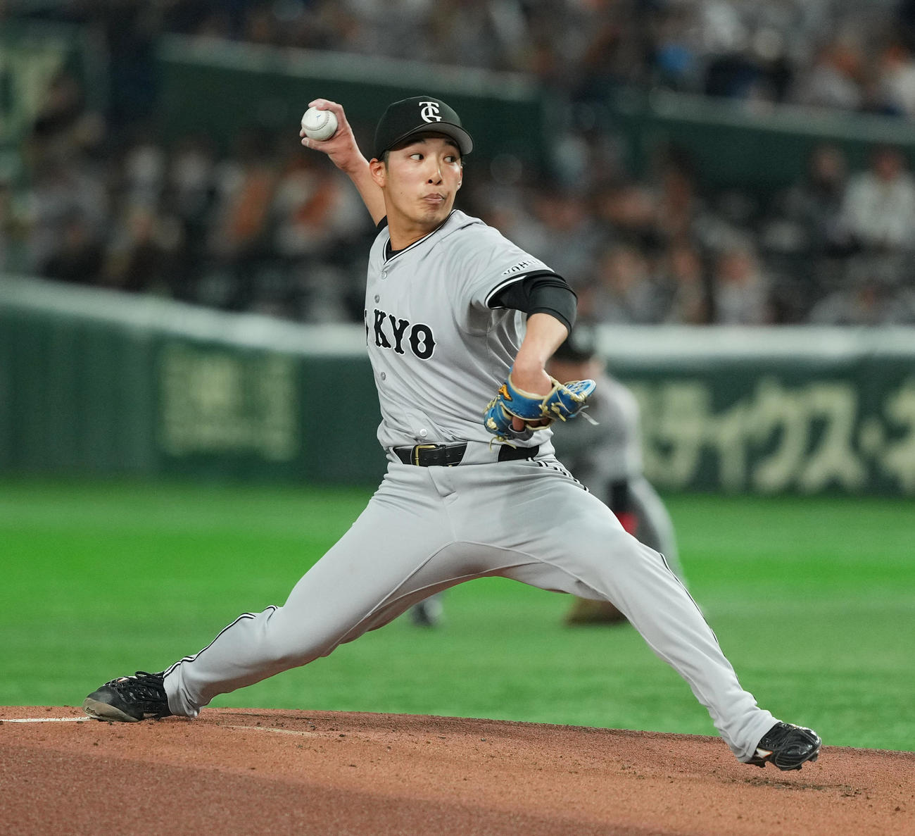 巨人対ヤクルト　巨人先発の赤星（撮影・菅敏）