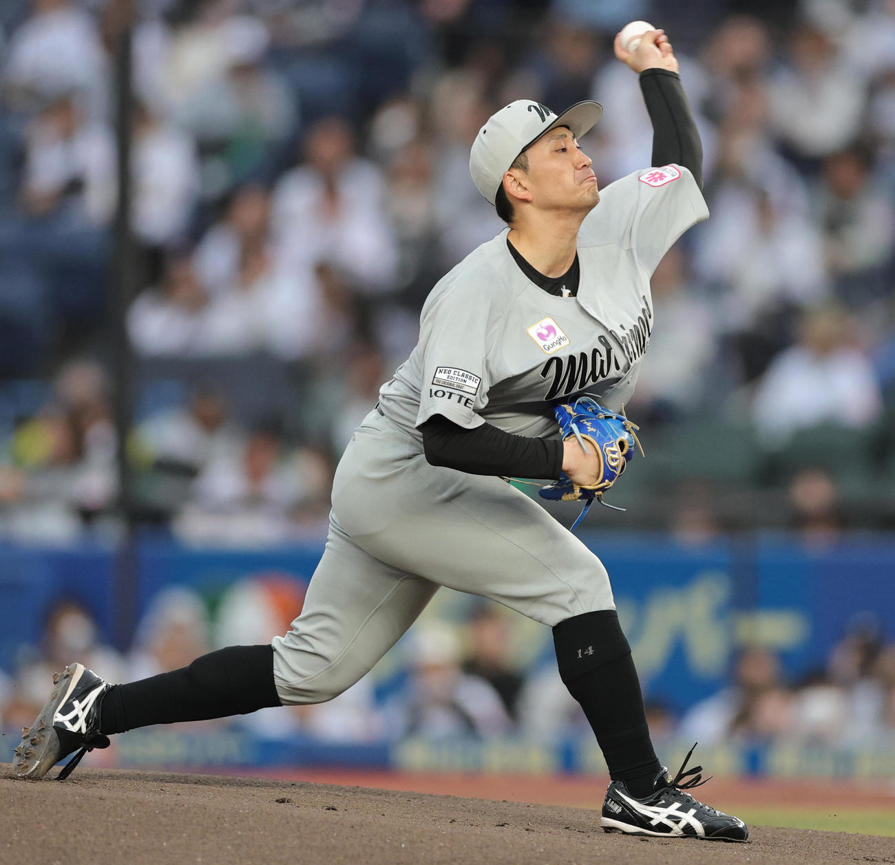 ロッテ対西武　ロッテ先発の小島（撮影・野上伸悟）
