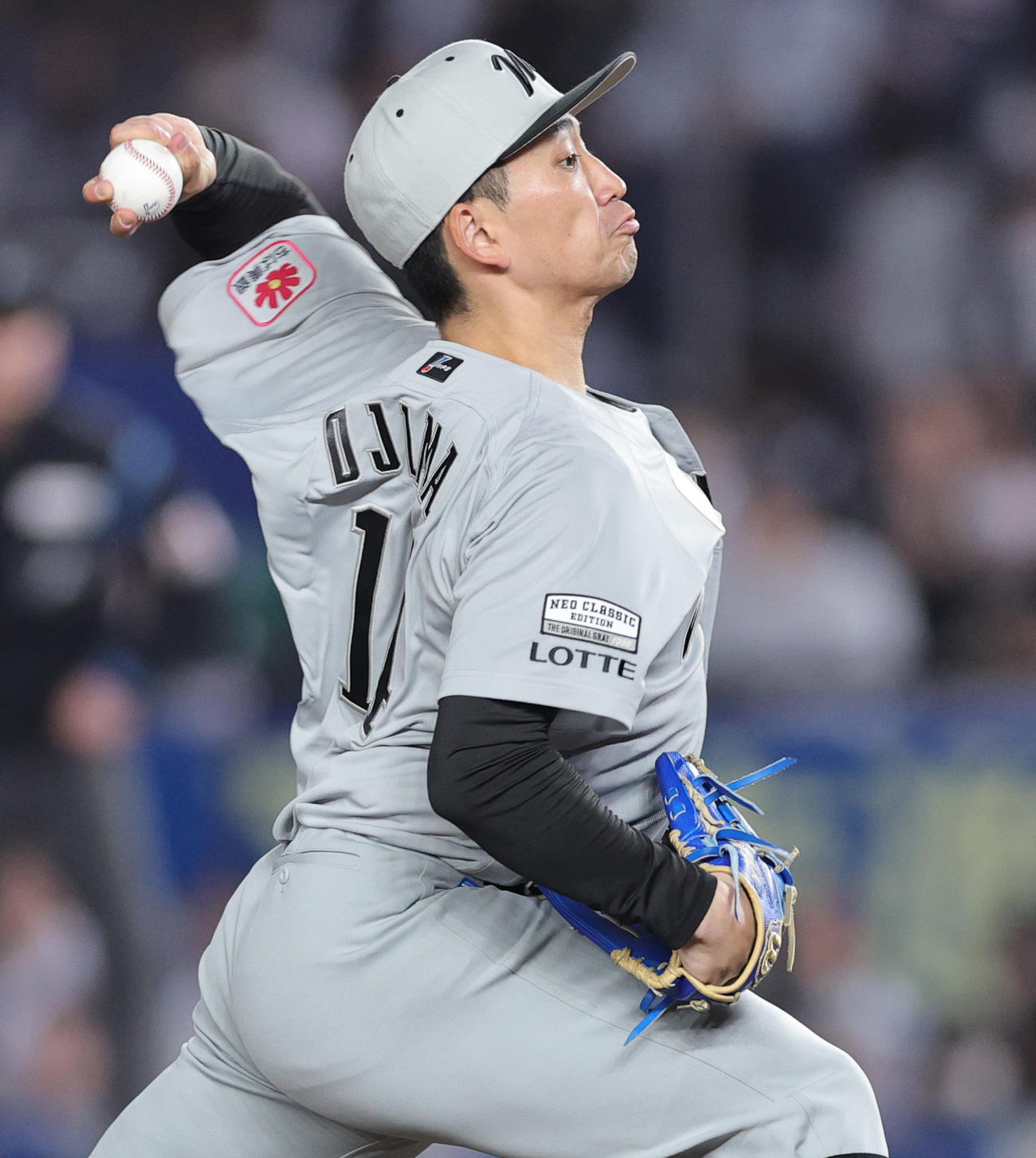ロッテ対西武　ロッテ先発の小島（撮影・野上伸悟）