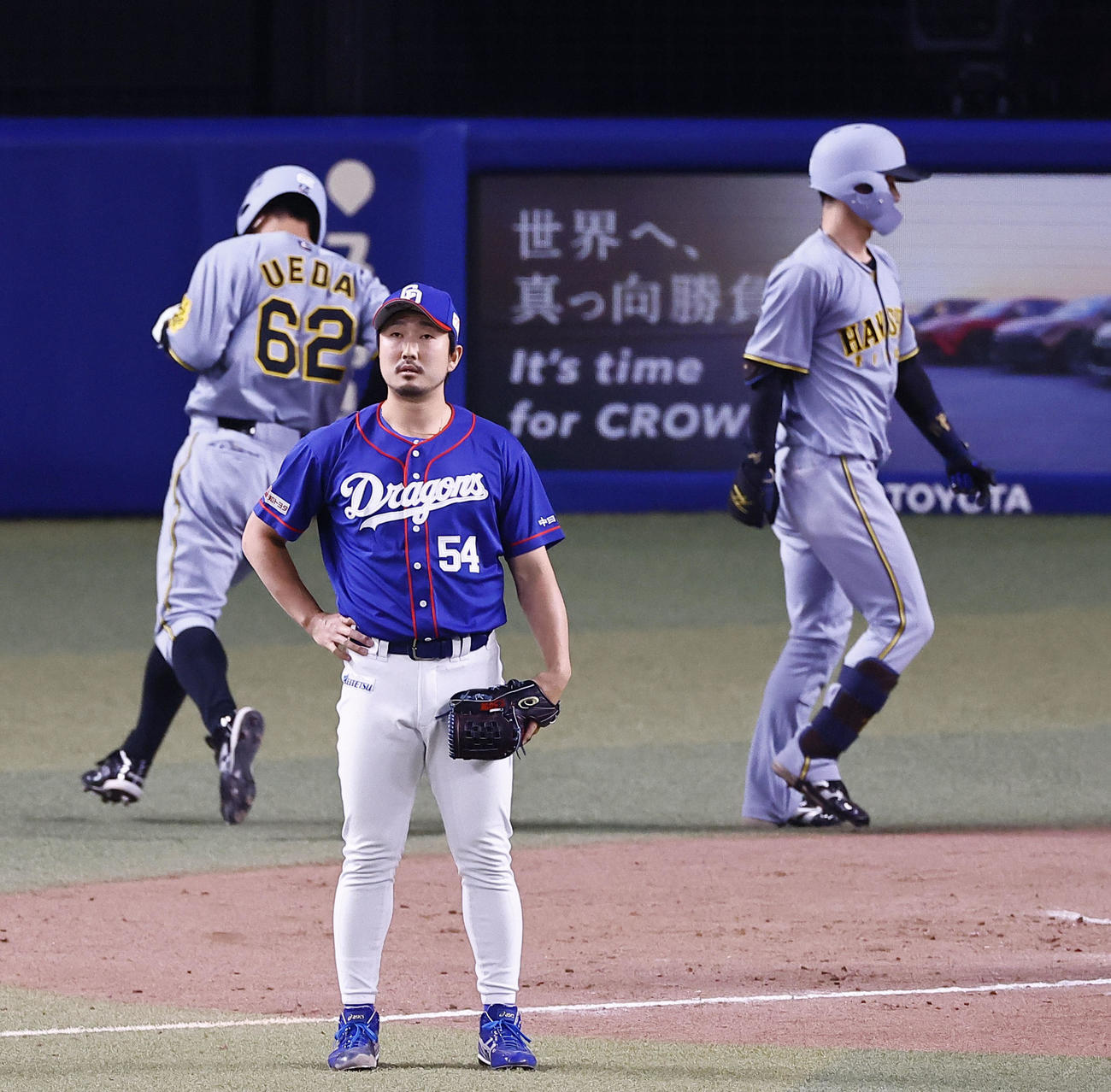 中日対阪神　11回表阪神1死二塁、近本光司に中前適時打を許した藤嶋（撮影・藤尾明華）