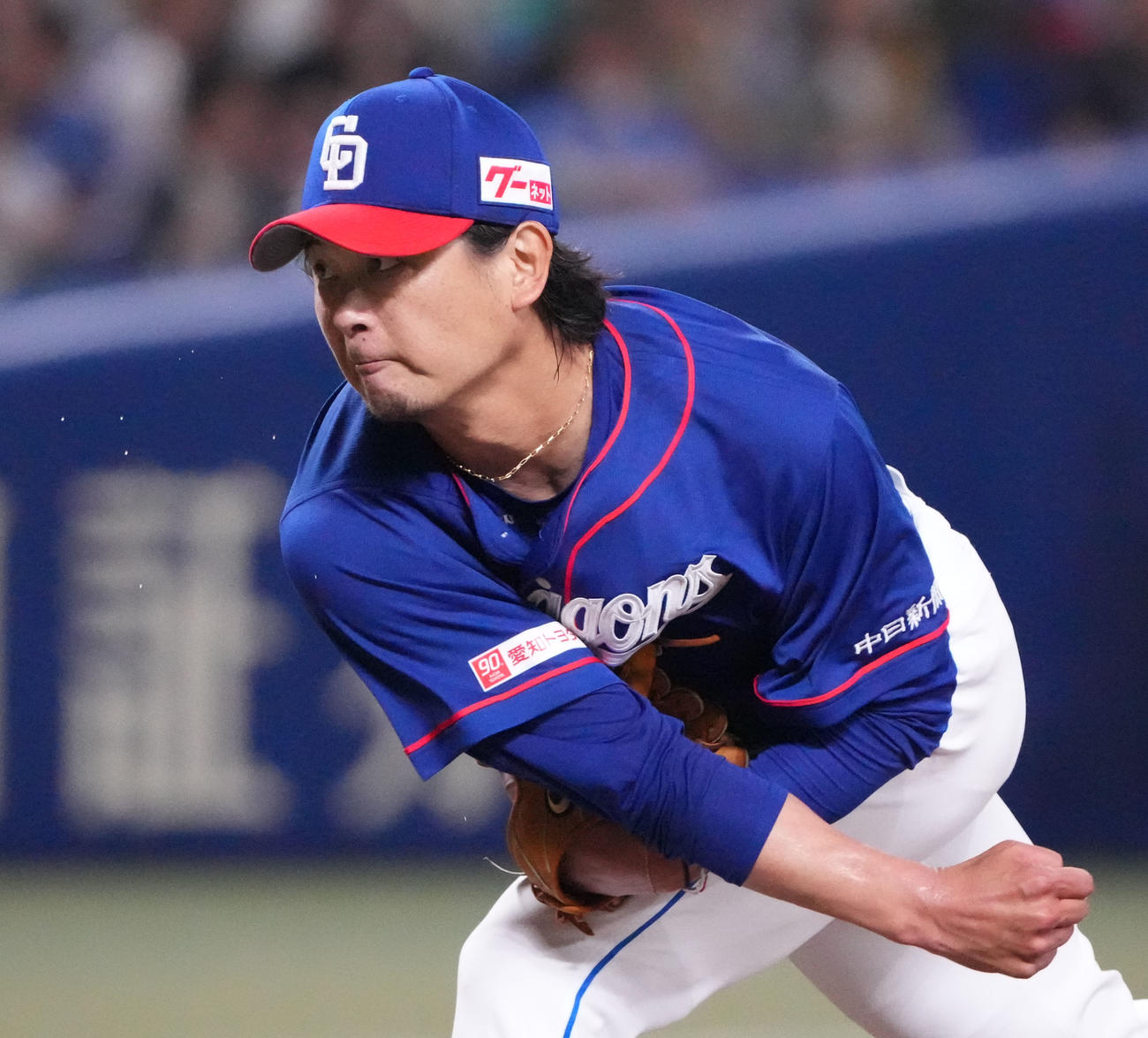 中日対阪神　1回表、登板する中日先発の涌井（撮影・森本幸一）