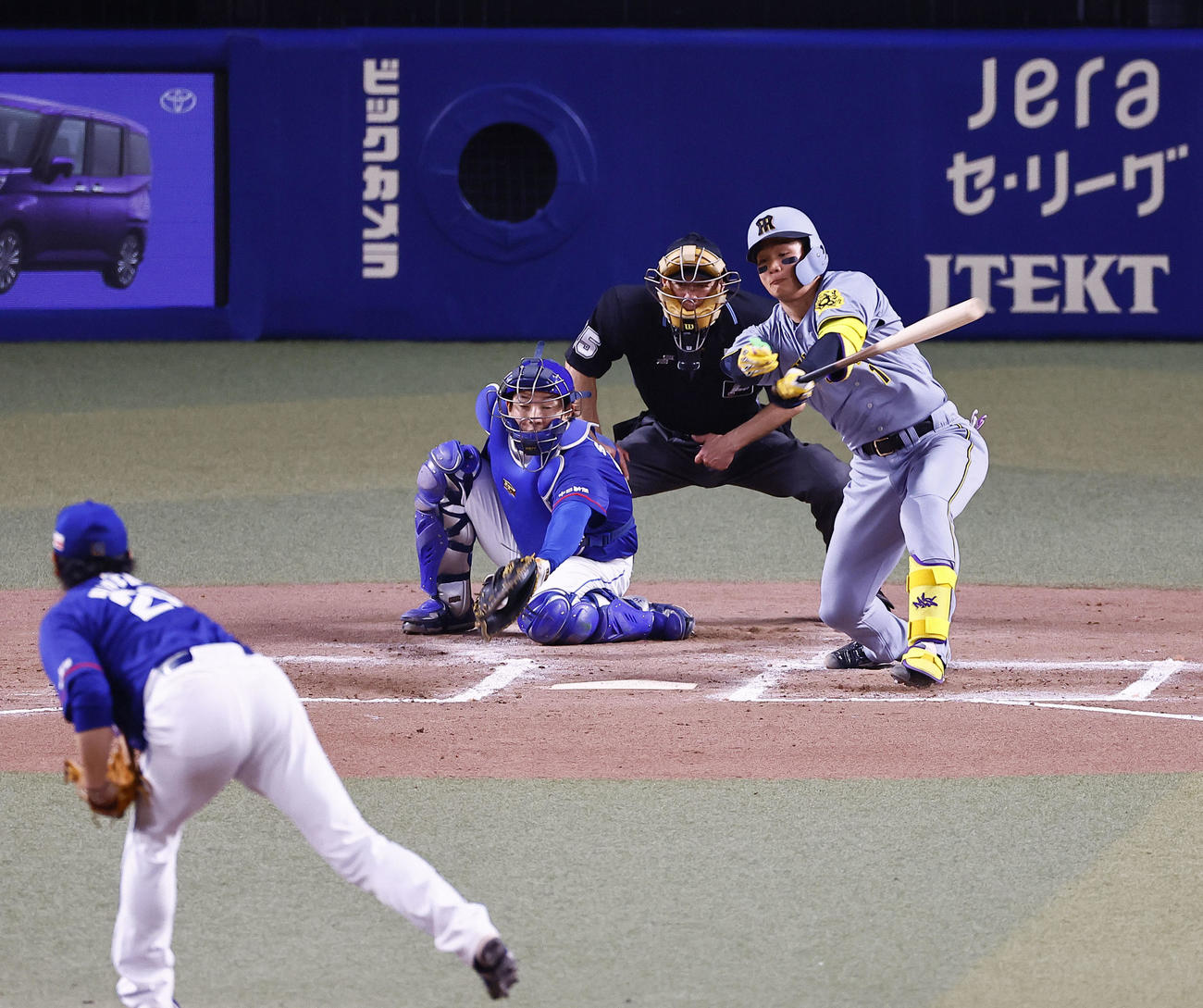 中日対阪神　7回表阪神無死、森下は三振に倒れる。投手涌井（撮影・藤尾明華）