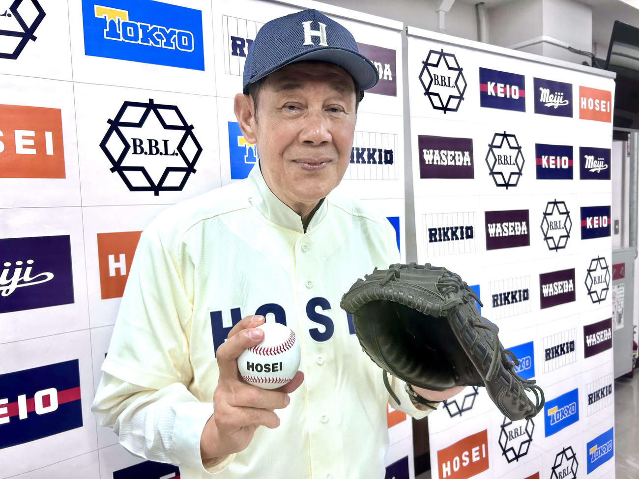 レジェンド始球式を終えた法大OBで元阪神の田淵幸一さん（撮影・平山連）
