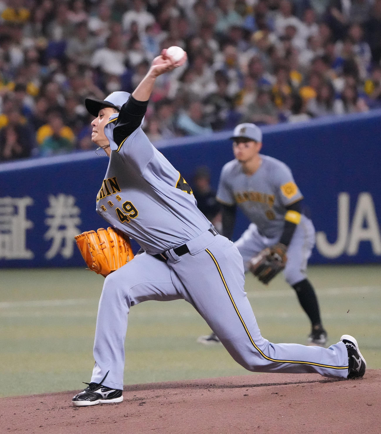中日対阪神　1回裏、登板する阪神先発の大竹（撮影・森本幸一）