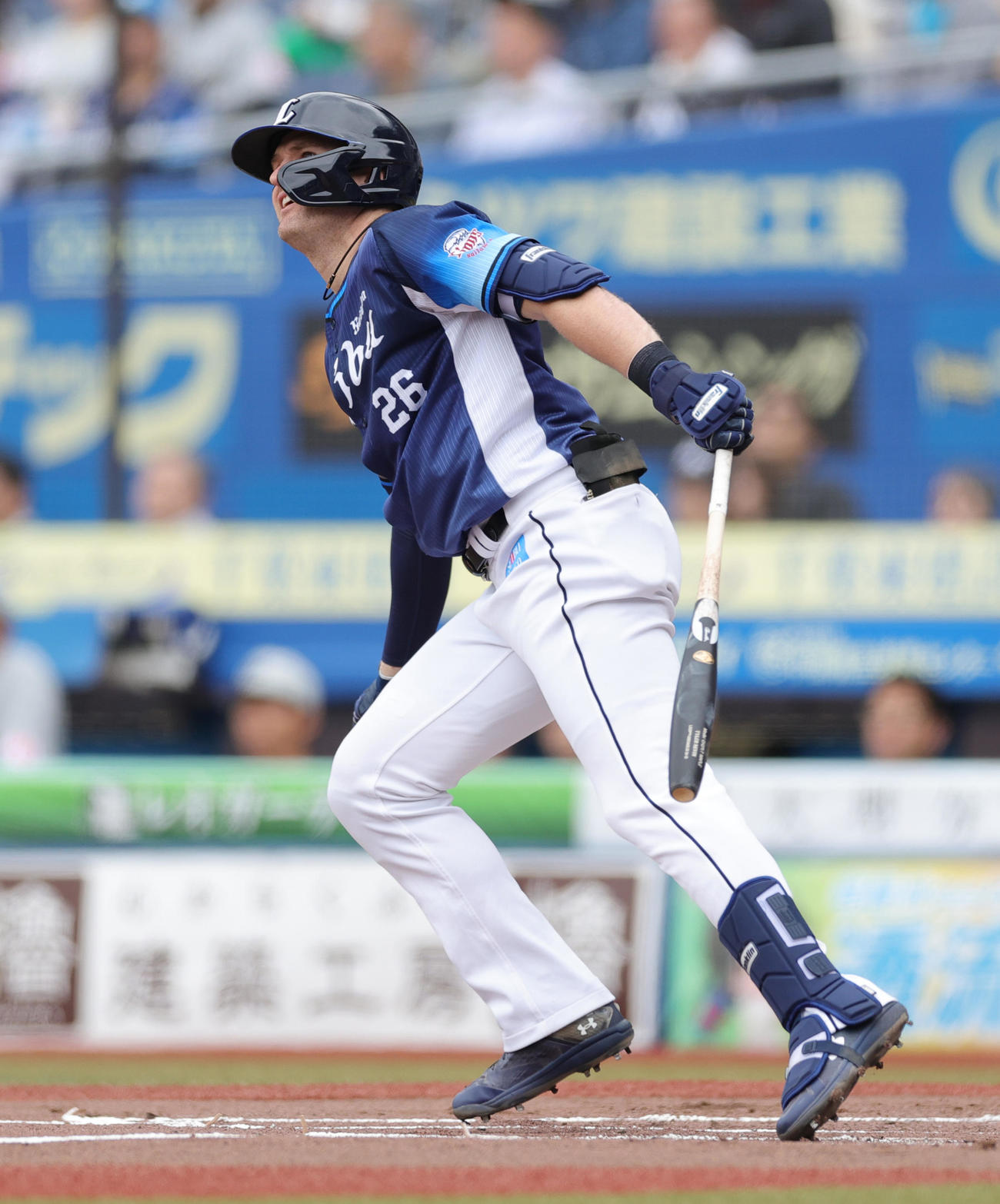 ロッテ対西武　1回表西武1死一塁、左越え2点本塁打を放つネビン（撮影・野上伸悟）