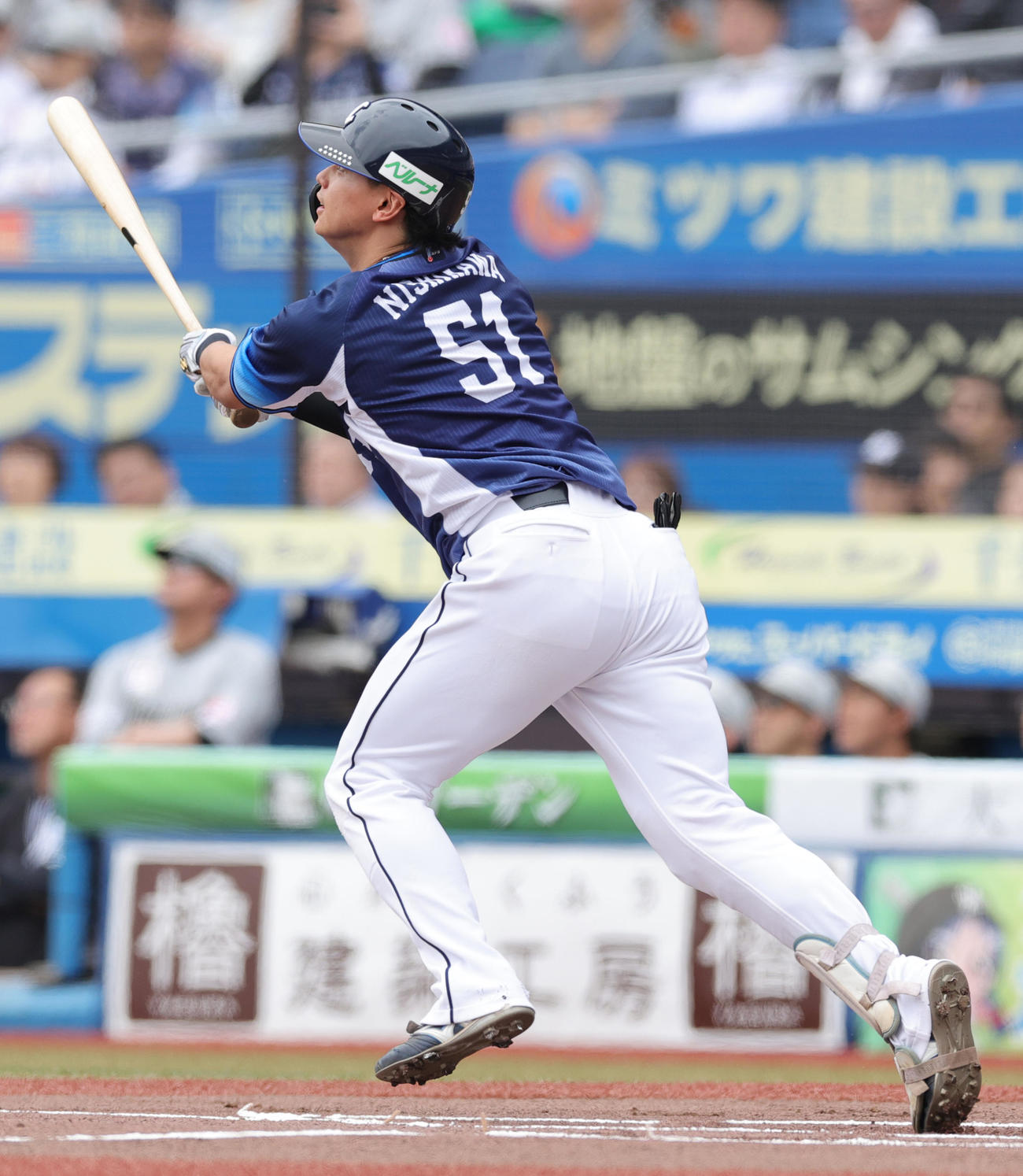 ロッテ対西武　1回表西武無死、先頭打者本塁打を放つ西川（撮影・野上伸悟）