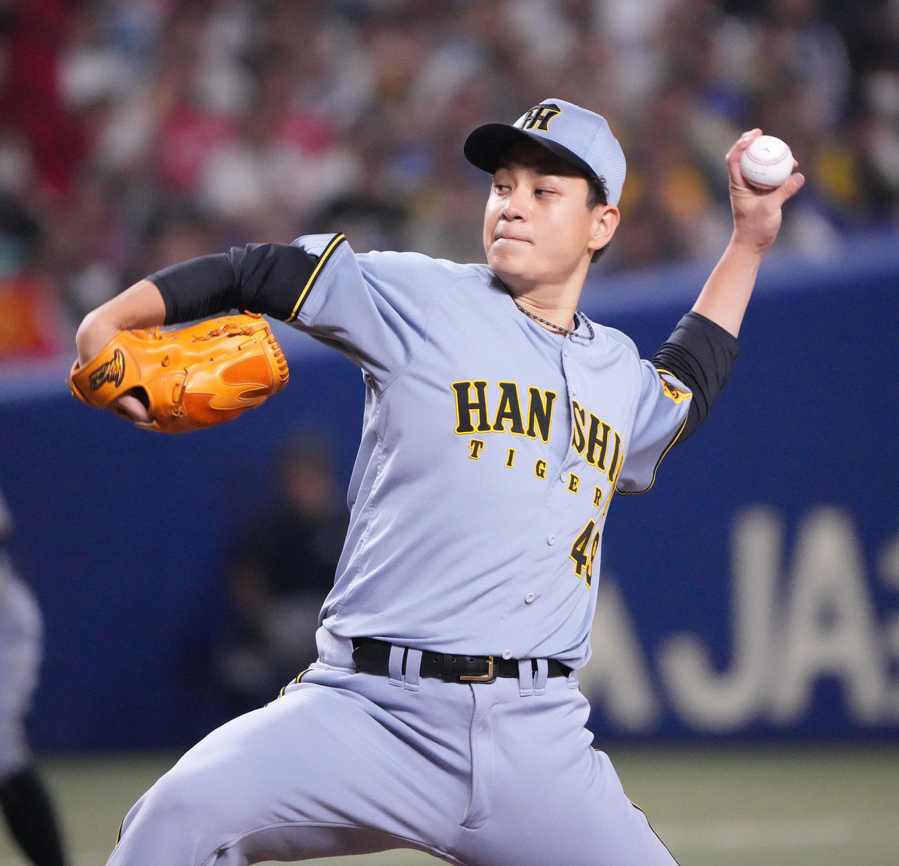 中日対阪神　1回裏、登板する阪神先発の大竹（撮影・森本幸一）