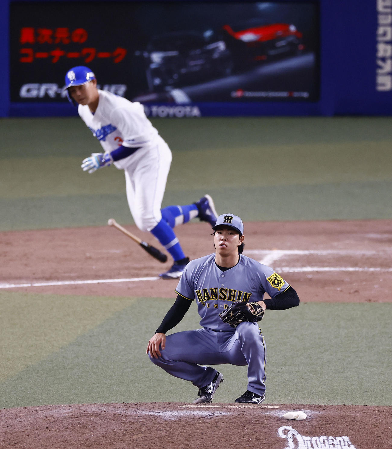 中日対阪神　8回裏中日1死二、三塁、高橋周に勝ち越し2点適時打を許す工藤（撮影・藤尾明華）