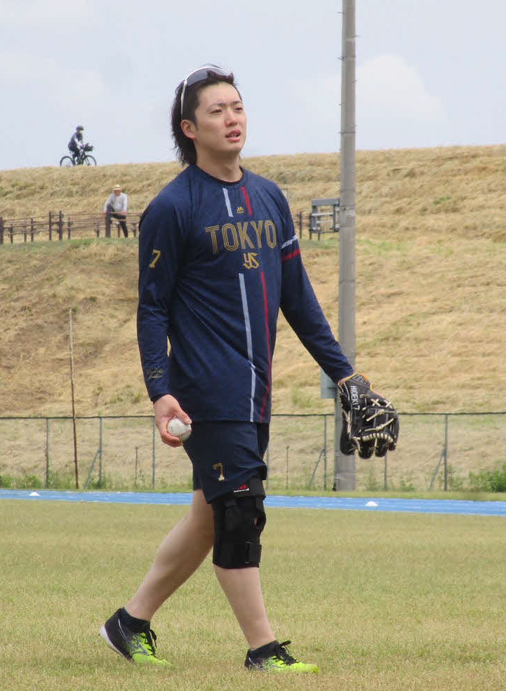 明るい表情でリハビリに励むヤクルト長岡