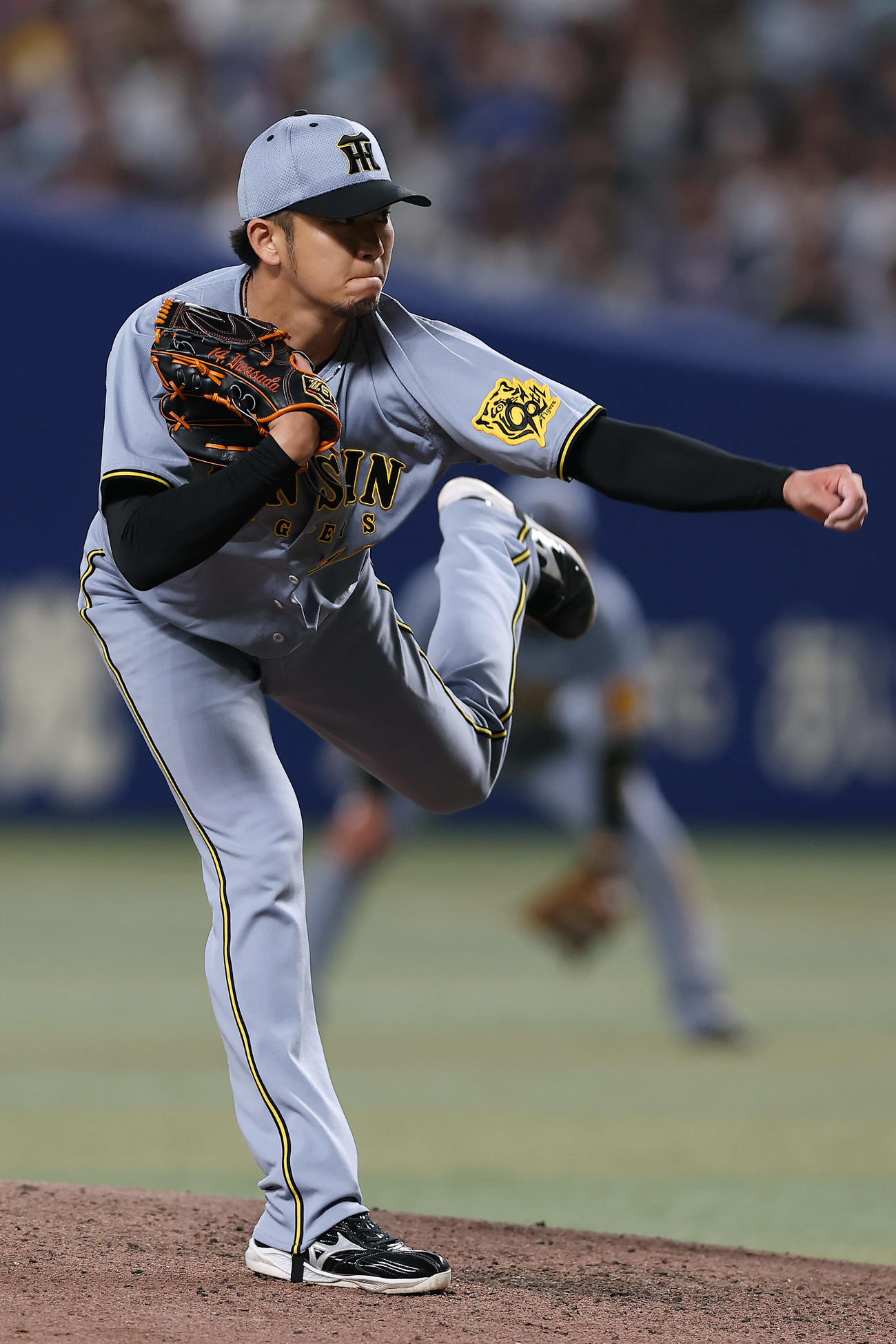 中日対阪神　阪神2番手の岩貞（撮影・前田充）