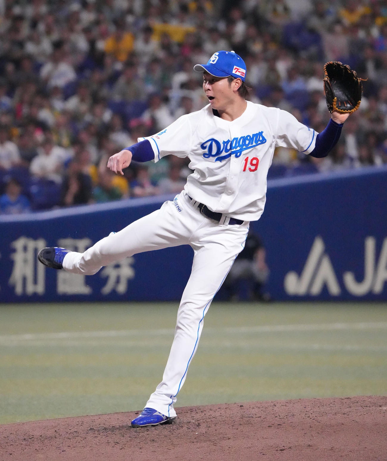 中日対阪神　5回表、力投する中日先発の高橋宏（撮影・森本幸一）