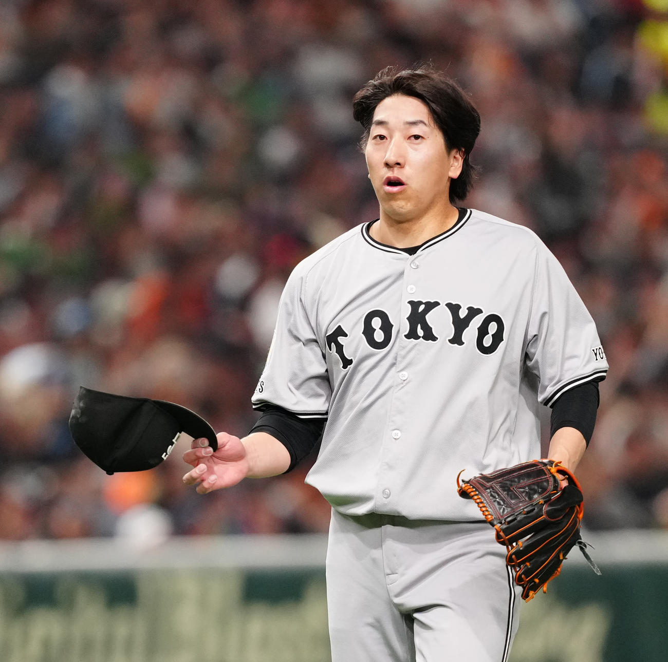 巨人対ヤクルト　8回表終了後、ベンチに引き揚げる巨人4番手の大勢（撮影・江口和貴）