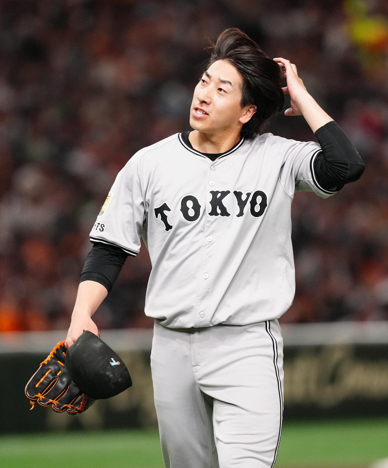 巨人対ヤクルト　8回表終了後、ベンチに引き揚げる巨人4番手の大勢（撮影・江口和貴）