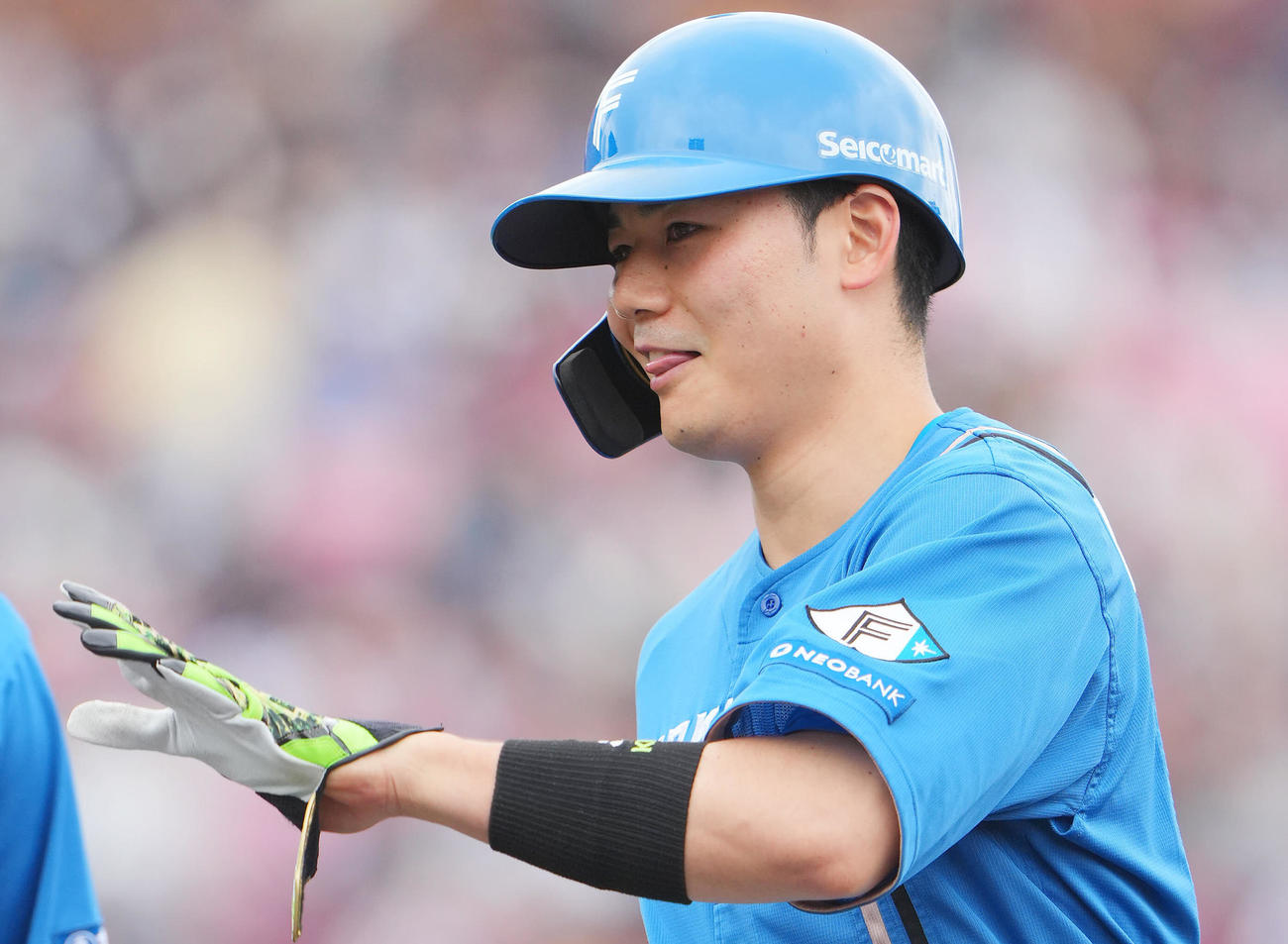 楽天対日本ハム　2回表日本ハム無死、中前打を放cい舌を出しおどけた表情の清宮（撮影・垰建太）