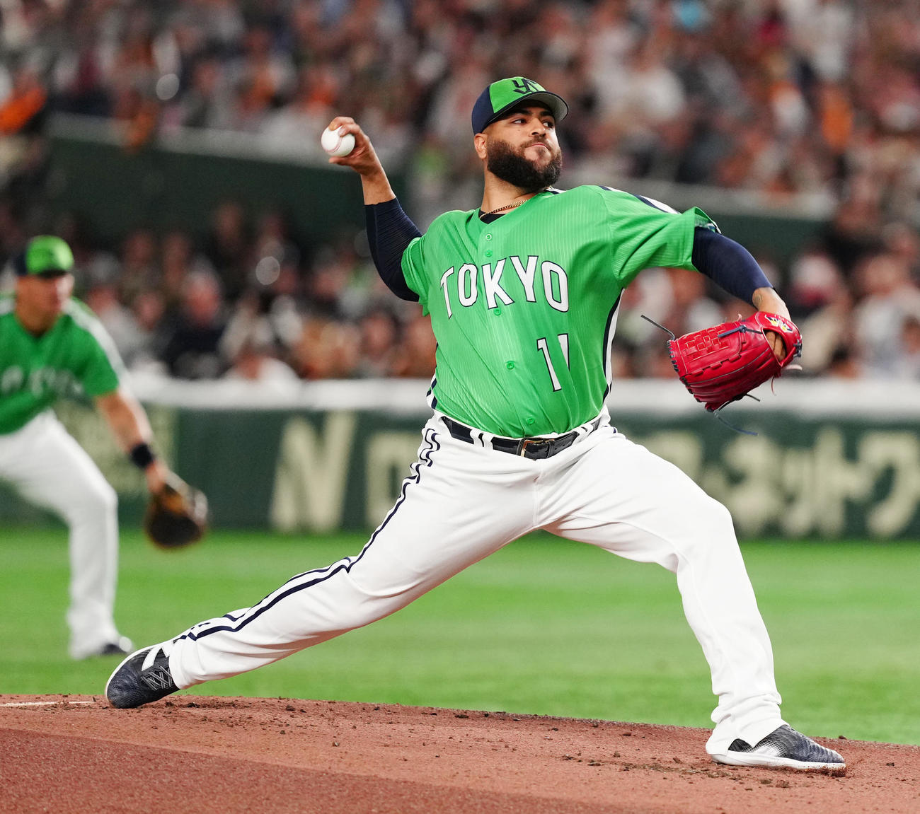 巨人対ヤクルト　ヤクルト先発のアビラ（撮影・江口和貴）