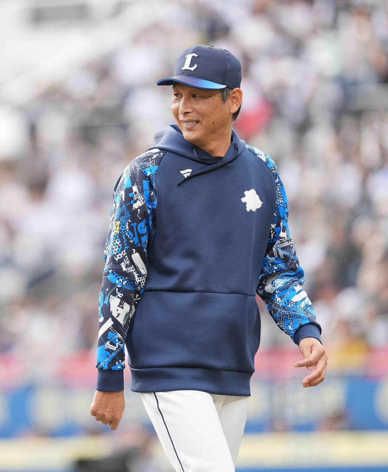 ロッテ対西武　笑顔の西武西口監督（撮影・井上学）（撮影・井上学）