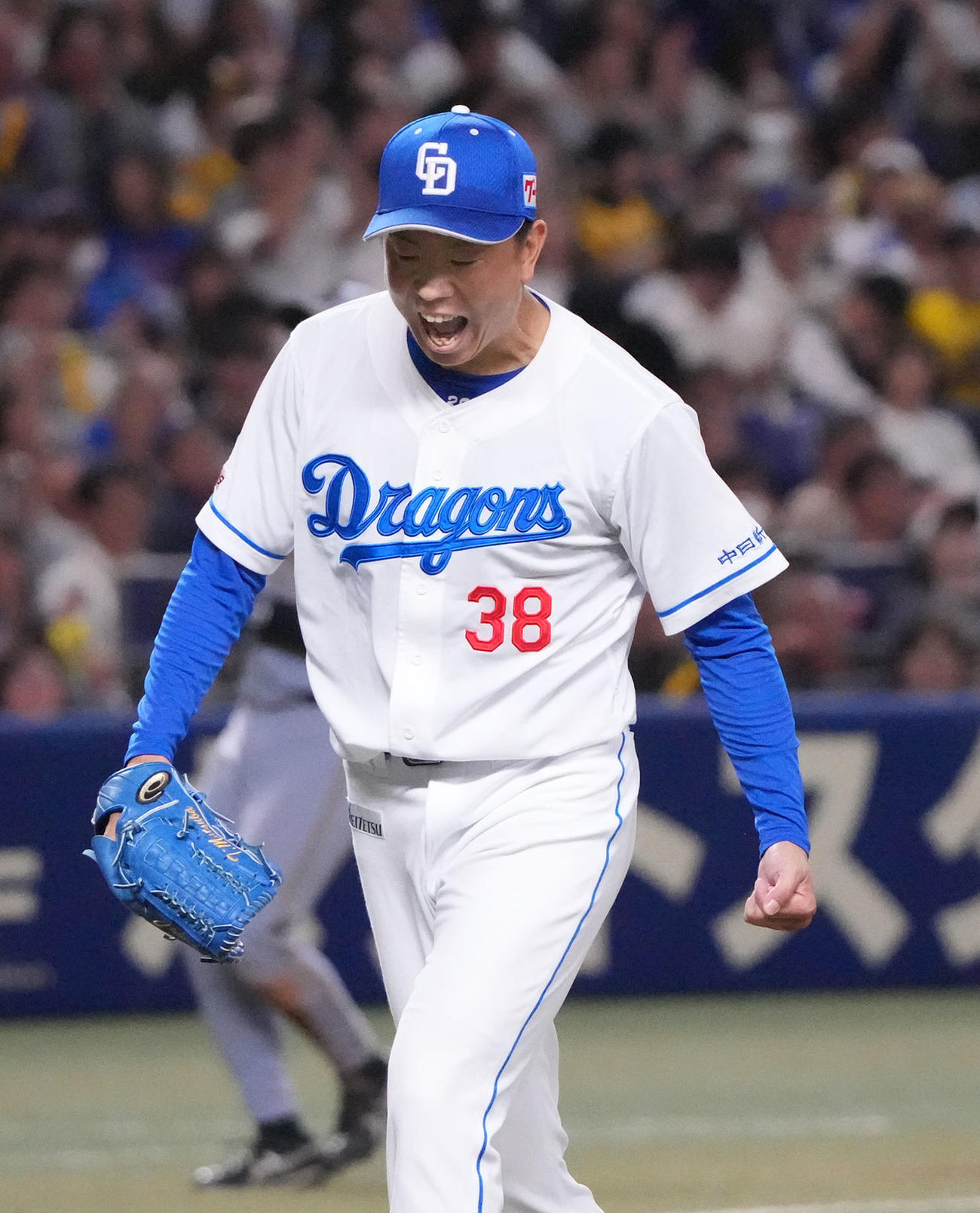 中日対阪神　7回表阪神2死満塁、中野をニゴロに打ち取りほえる松葉（撮影・森本幸一）