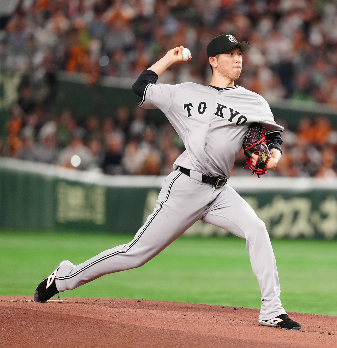 巨人対ヤクルト　巨人先発の戸郷（撮影・江口和貴）