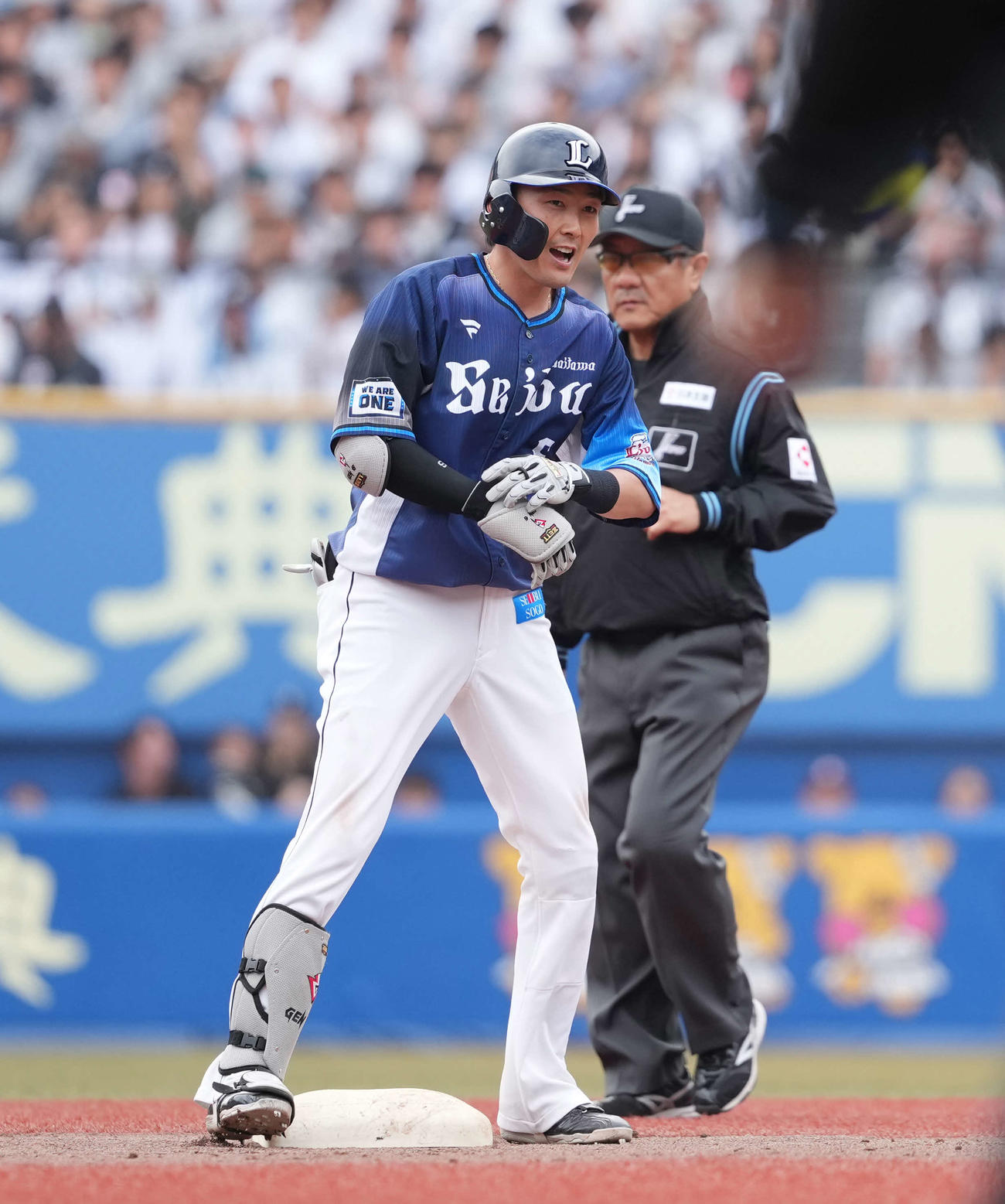 ロッテ対西武　7回表西武2死満塁、適時二塁打を放つ源田（撮影・井上学）