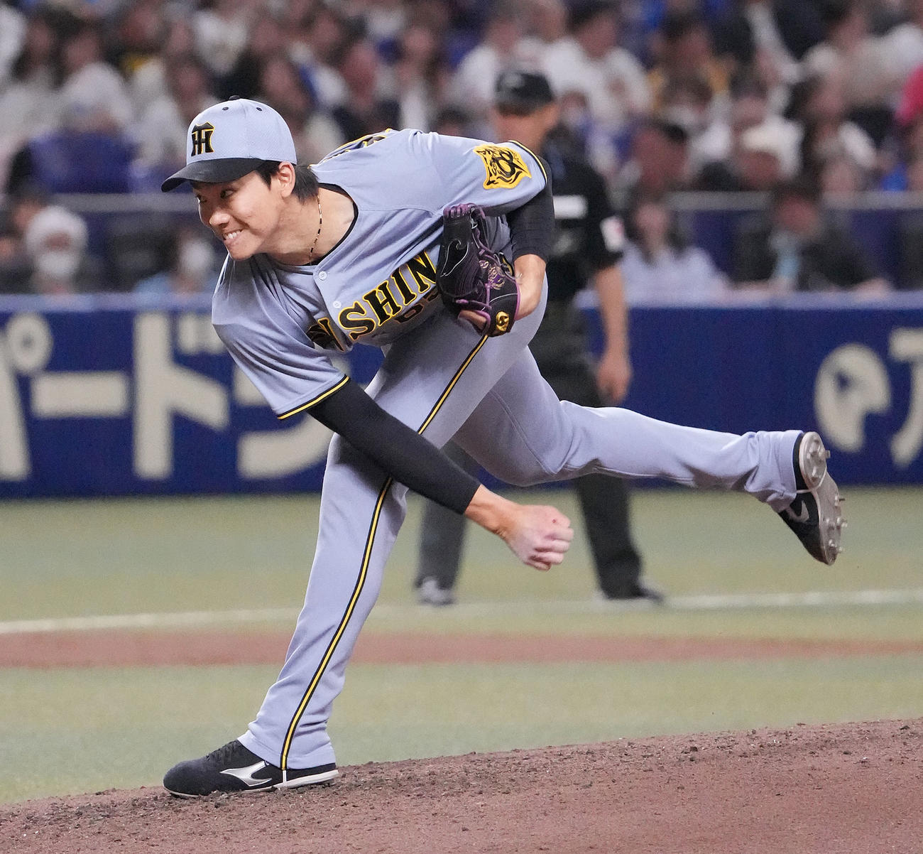 中日対阪神　7回裏、阪神2番手で登板する湯浅（撮影・森本幸一）