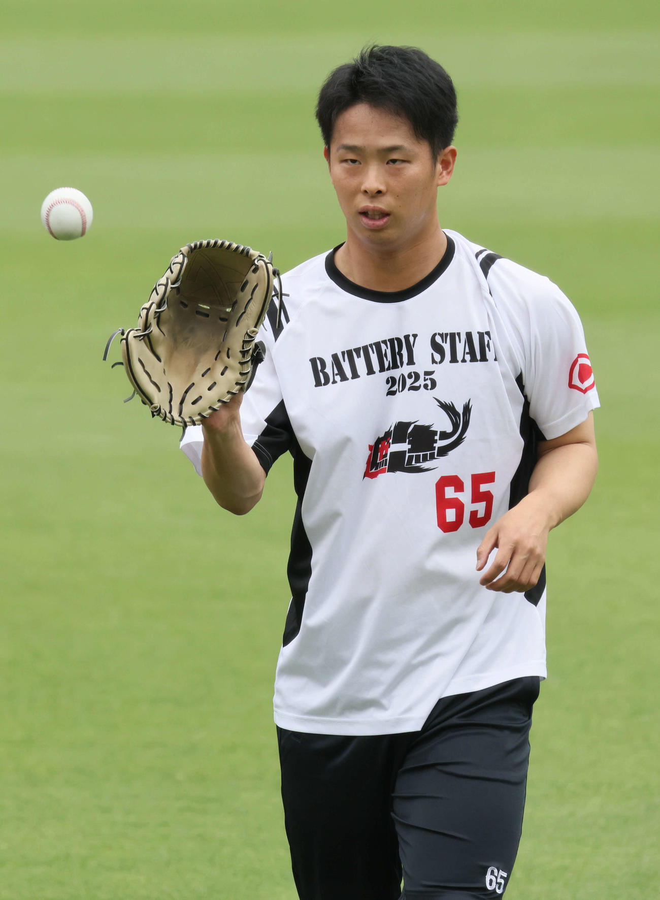 キャッチボールをする玉村（撮影・加藤孝規）