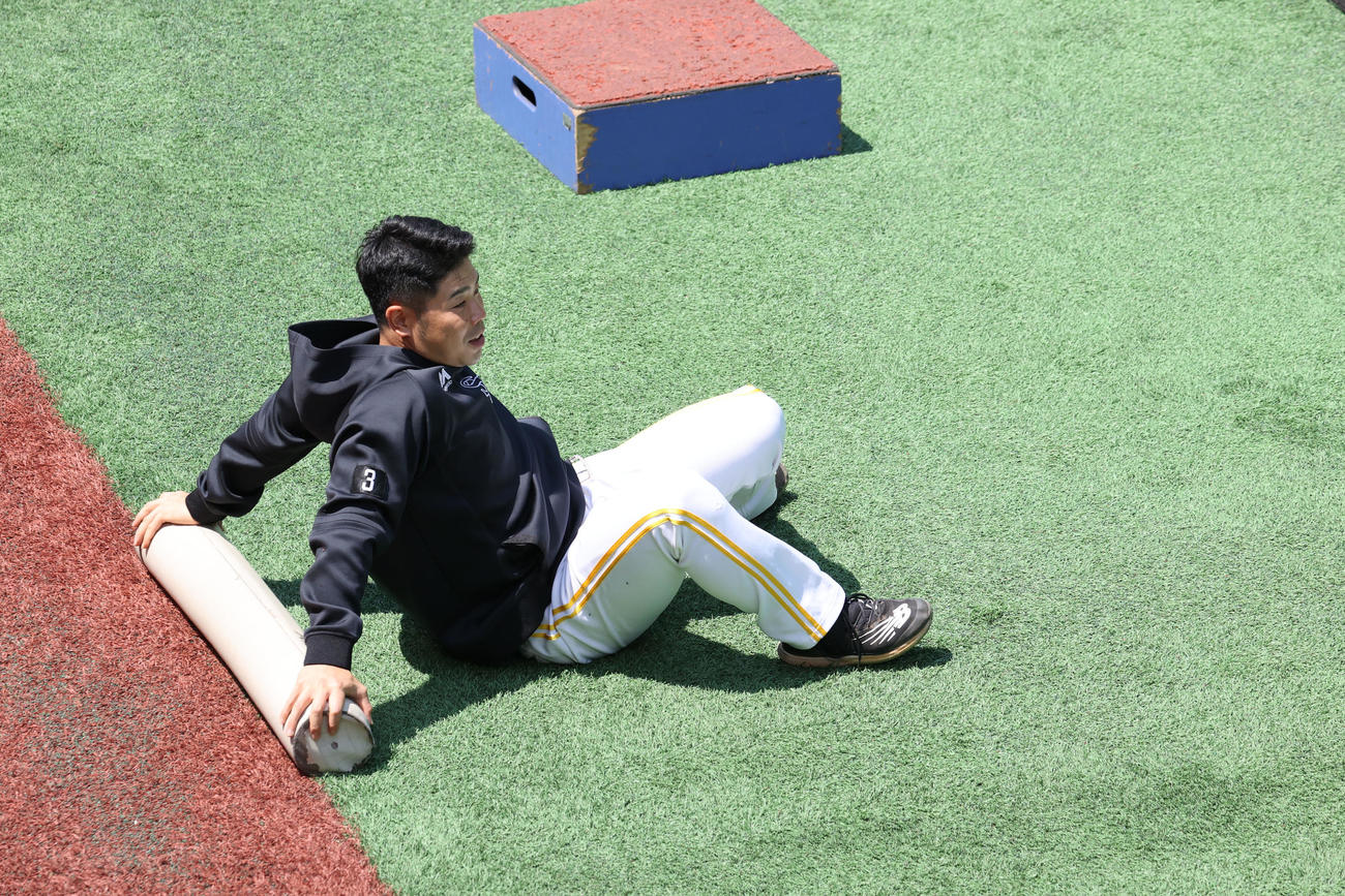 ソフトバンク対日本ハム　1軍に合流した近藤（撮影・梅根麻紀）