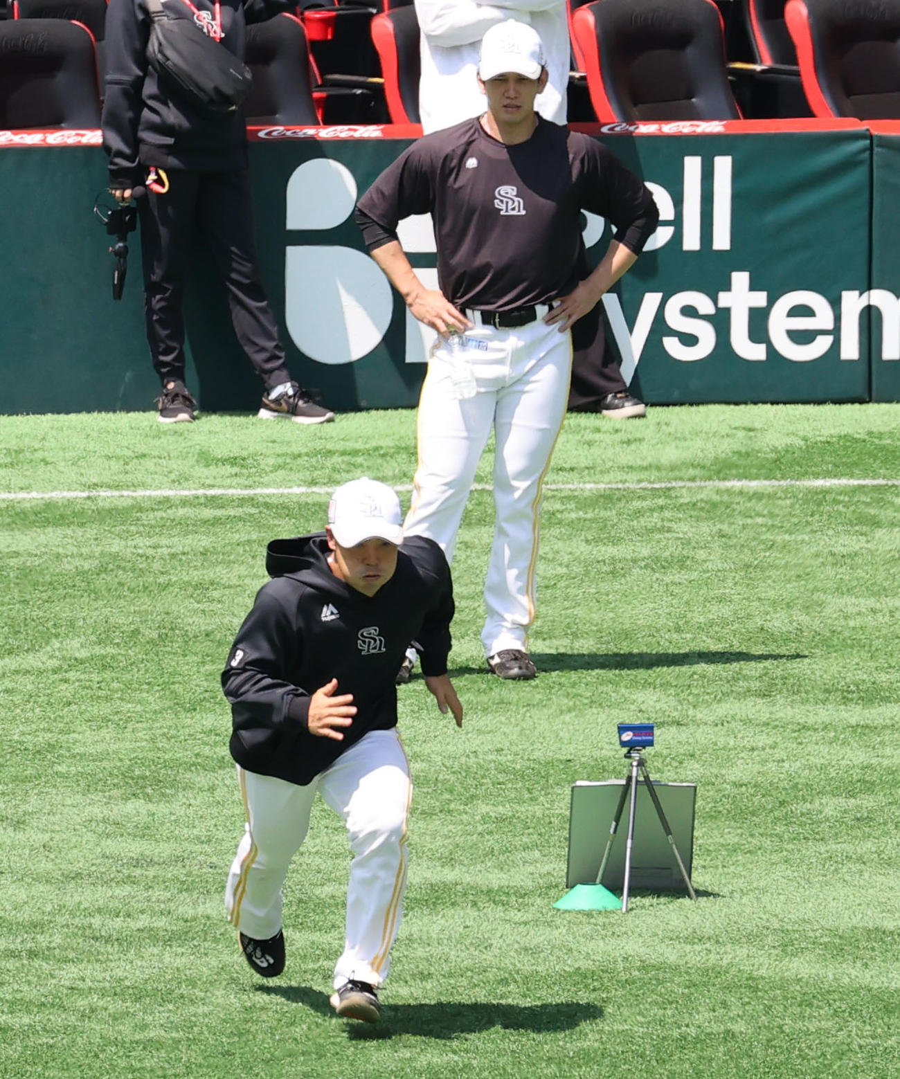 ソフトバンク対日本ハム　1軍に合流した近藤（撮影・梅根麻紀）